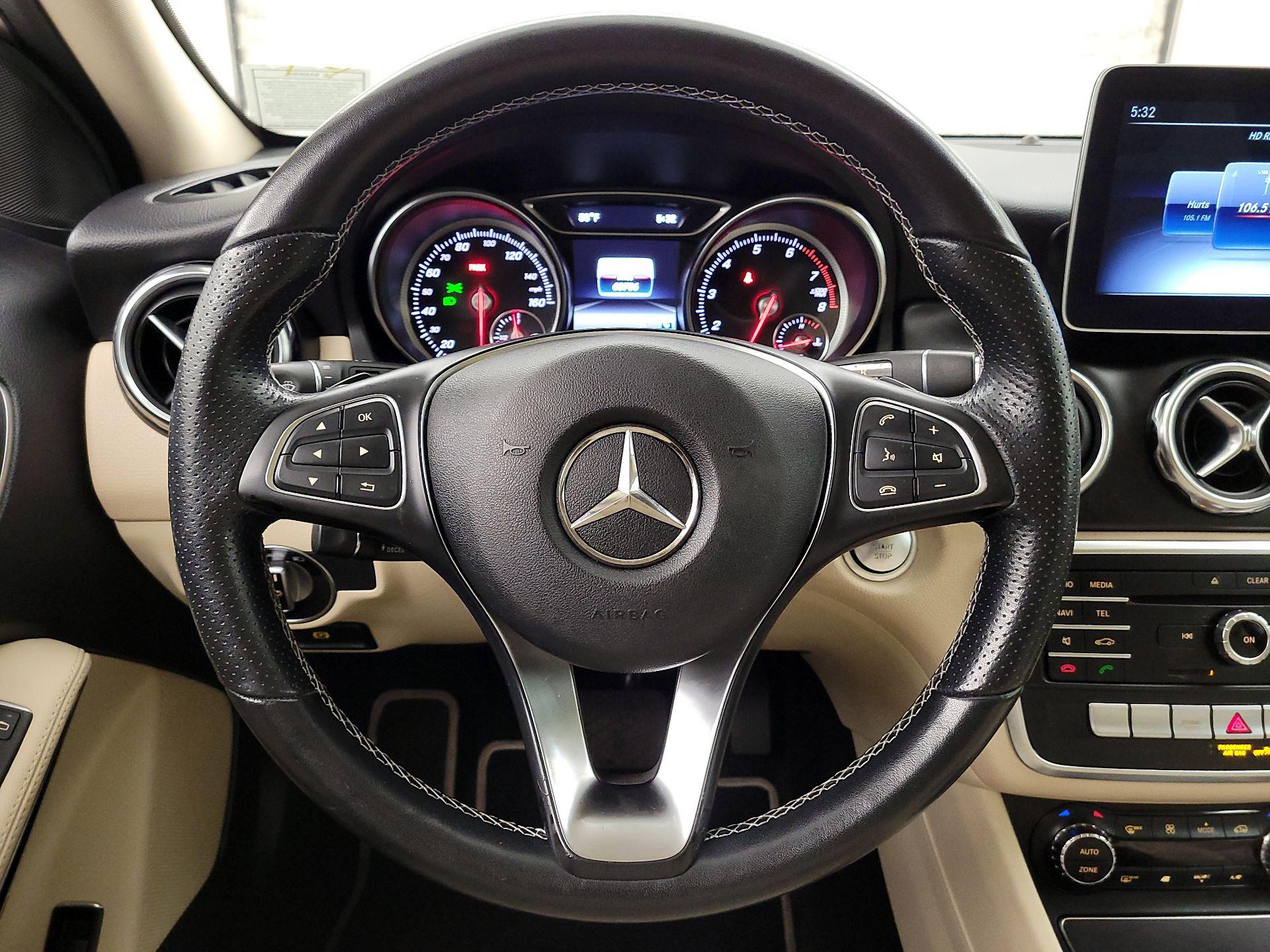 Thumbnail: 2020 Mercedes-Benz GLA - 10