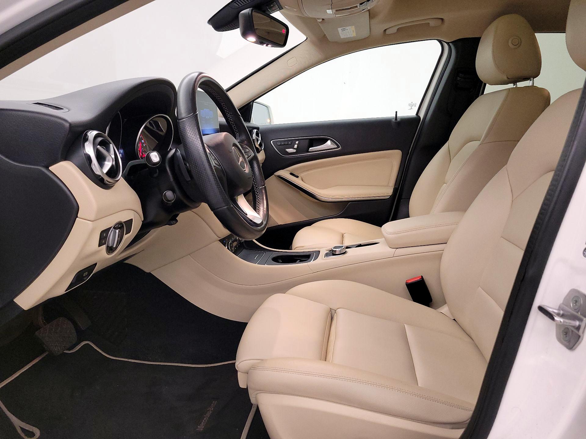 Thumbnail: 2020 Mercedes-Benz GLA - 11