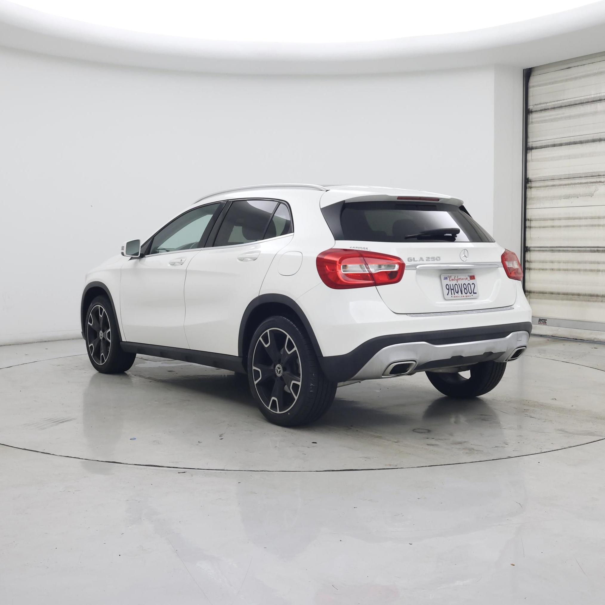 Thumbnail: 2020 Mercedes-Benz GLA - 2