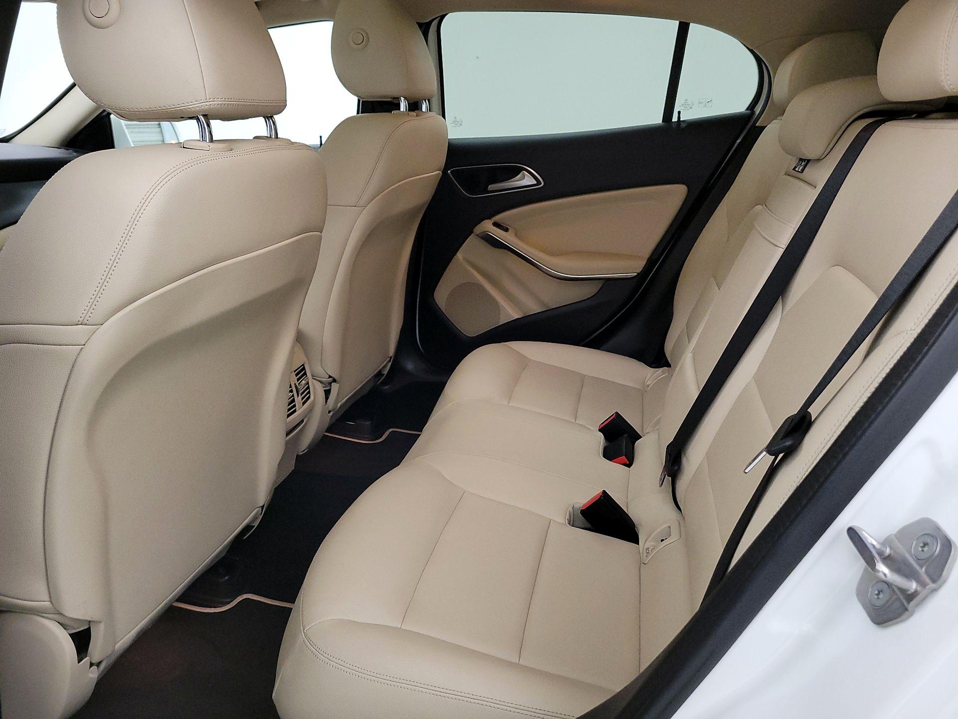 Thumbnail: 2020 Mercedes-Benz GLA - 20