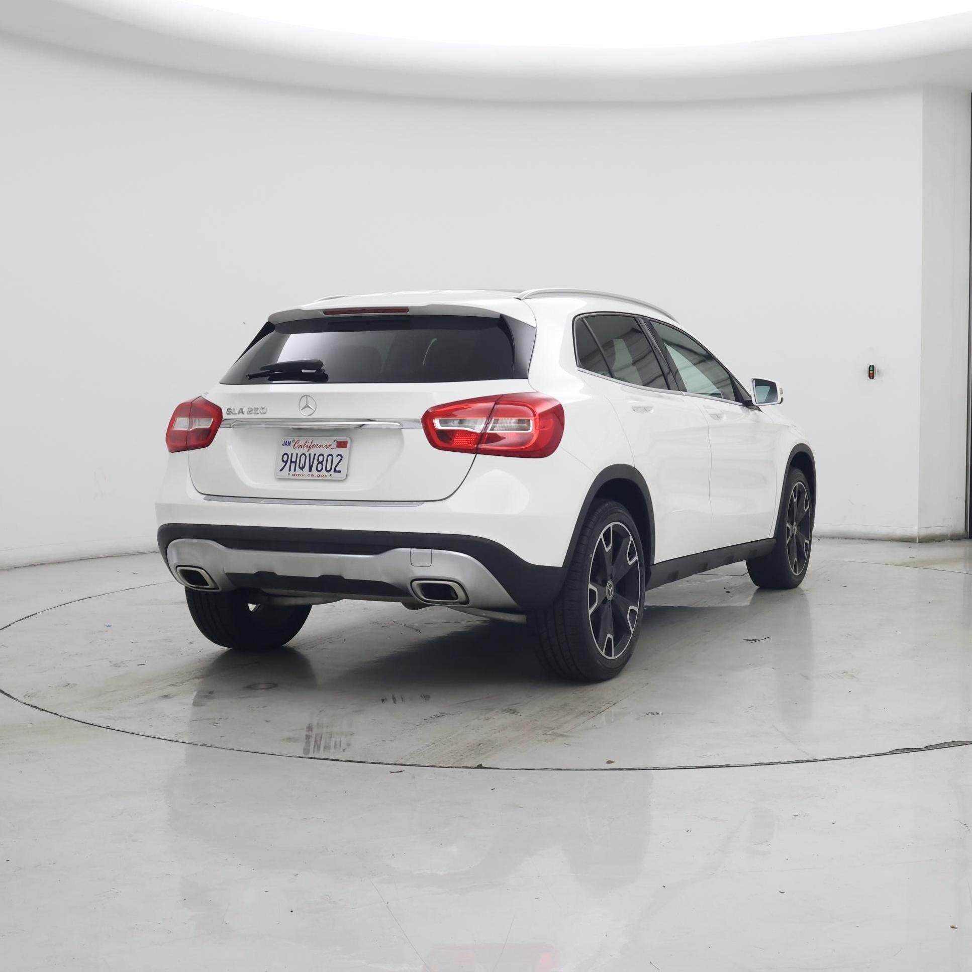 Thumbnail: 2020 Mercedes-Benz GLA - 8