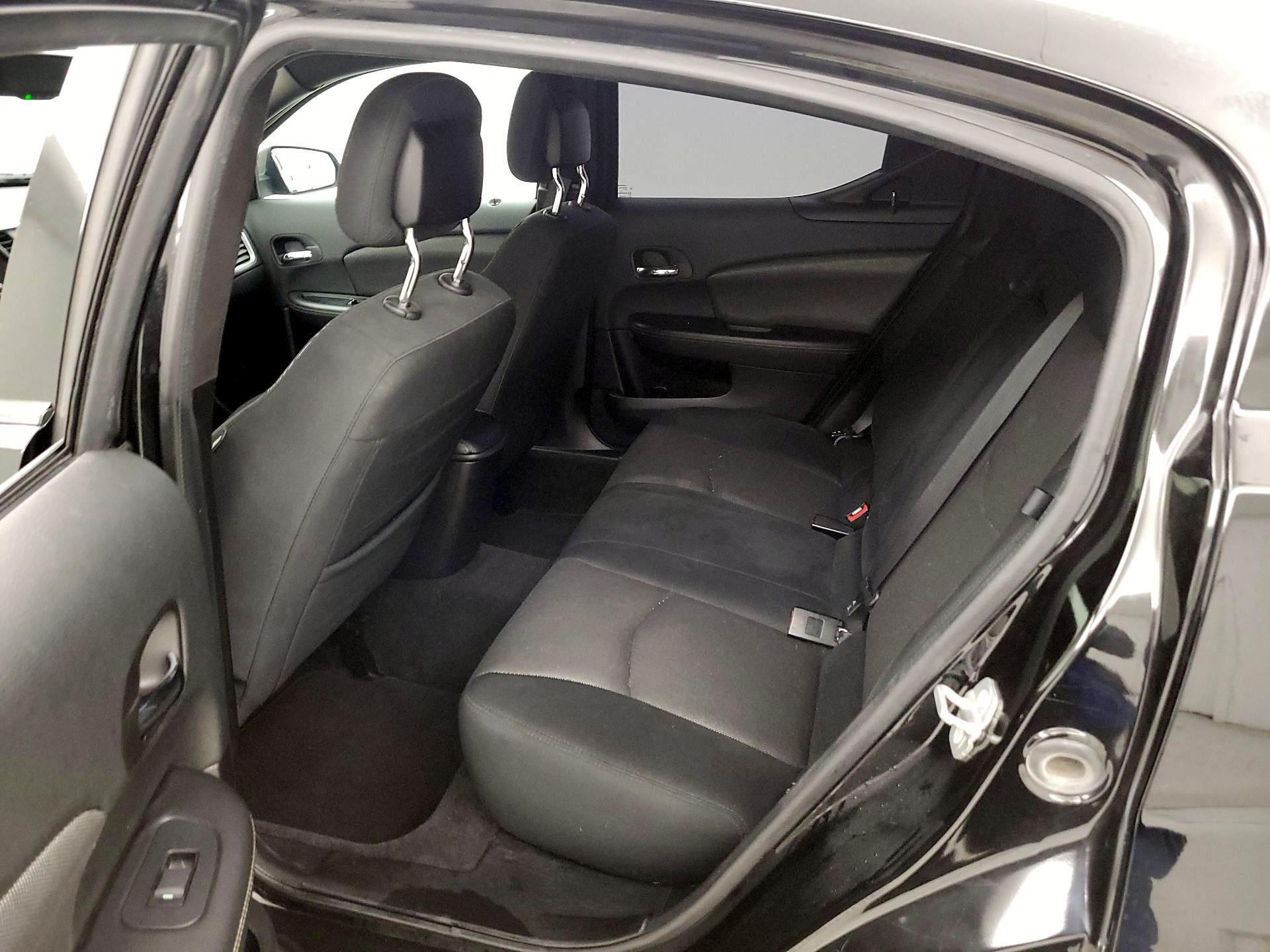 Thumbnail: 2014 Dodge Avenger - 17