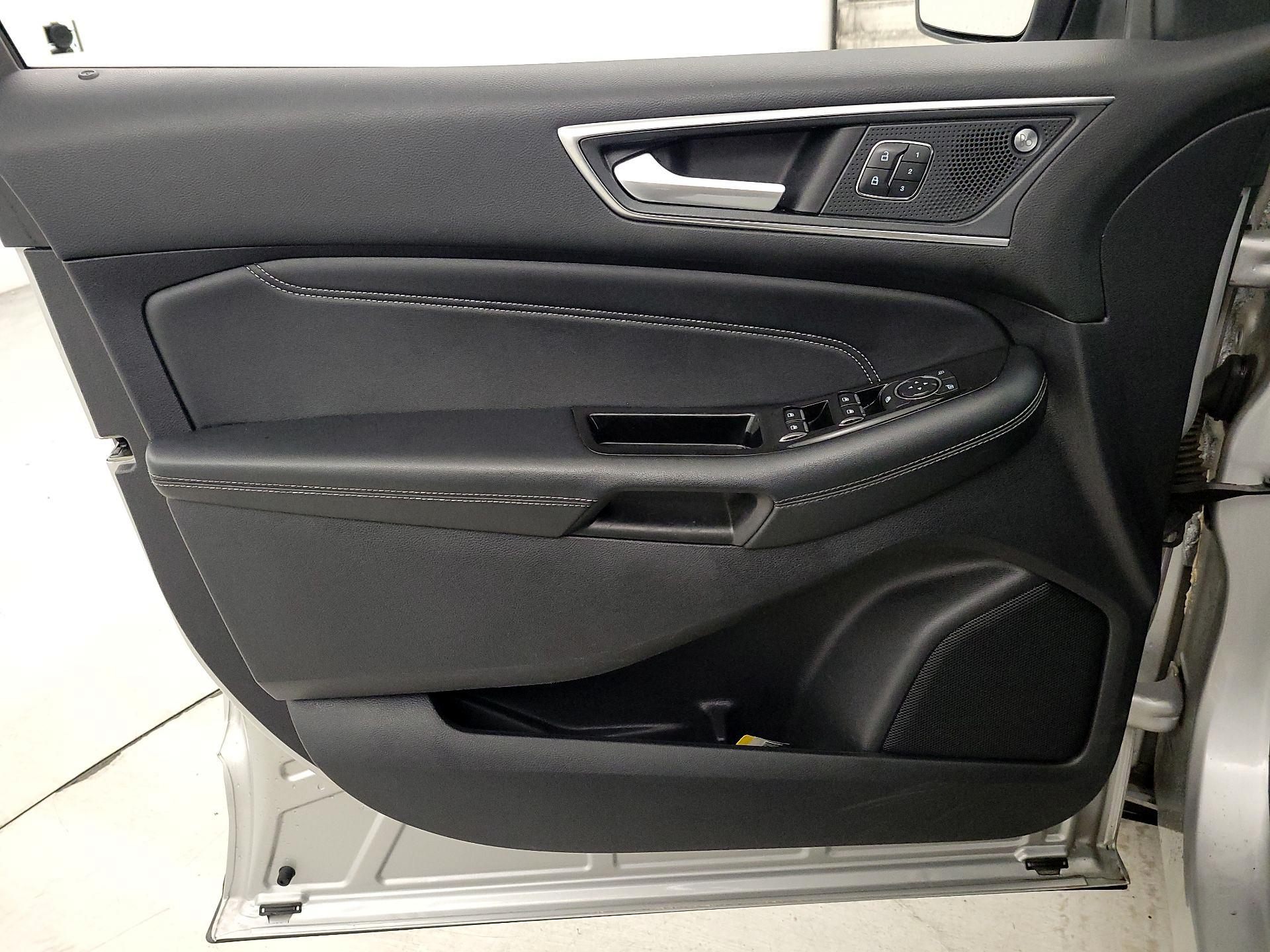 Thumbnail: 2019 Ford Edge - 12