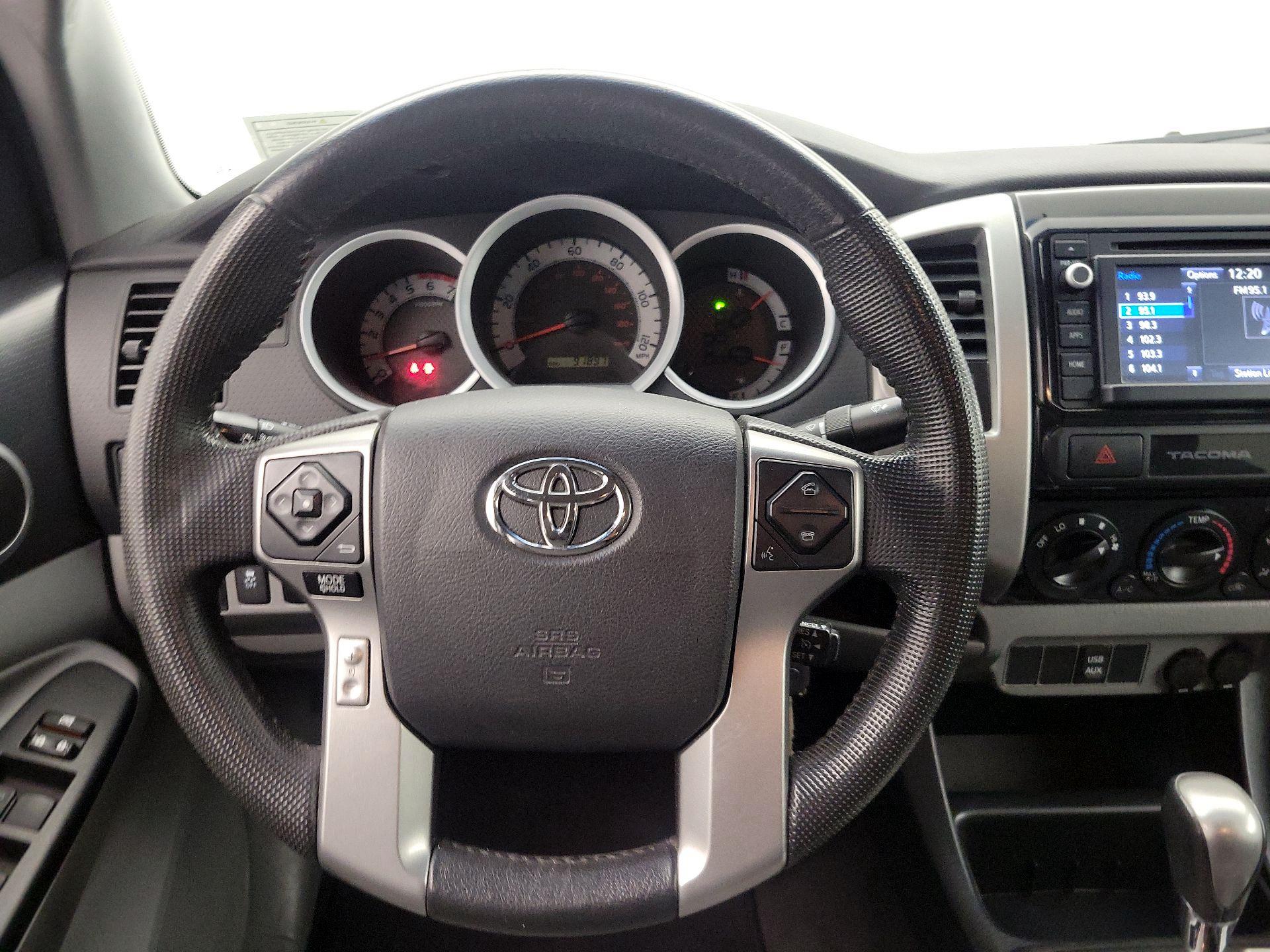 Thumbnail: 2015 Toyota Tacoma - 10