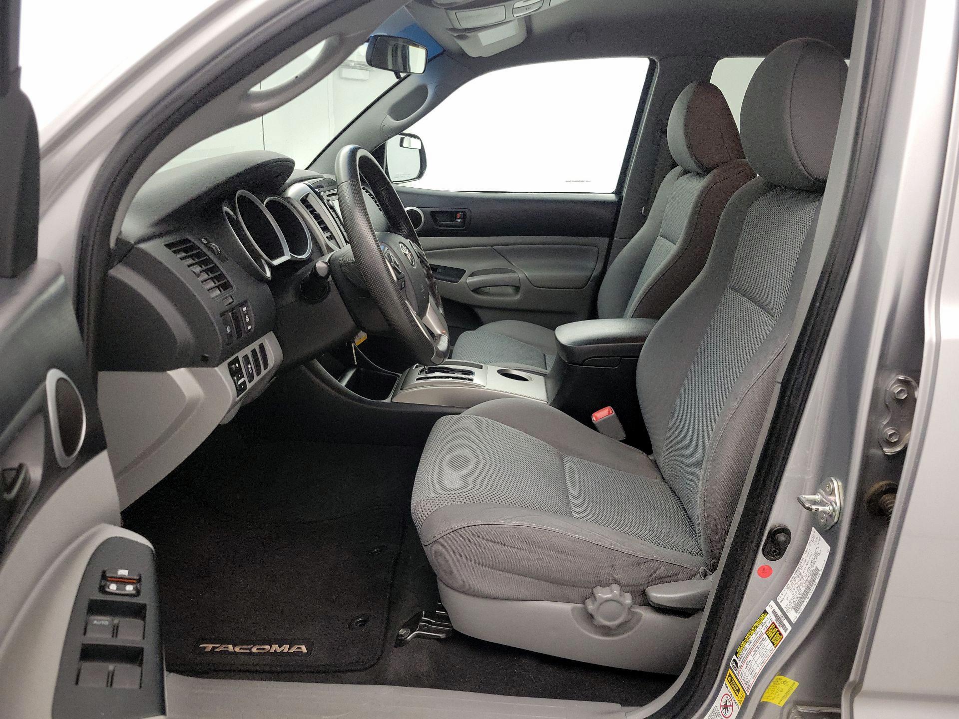 Thumbnail: 2015 Toyota Tacoma - 11