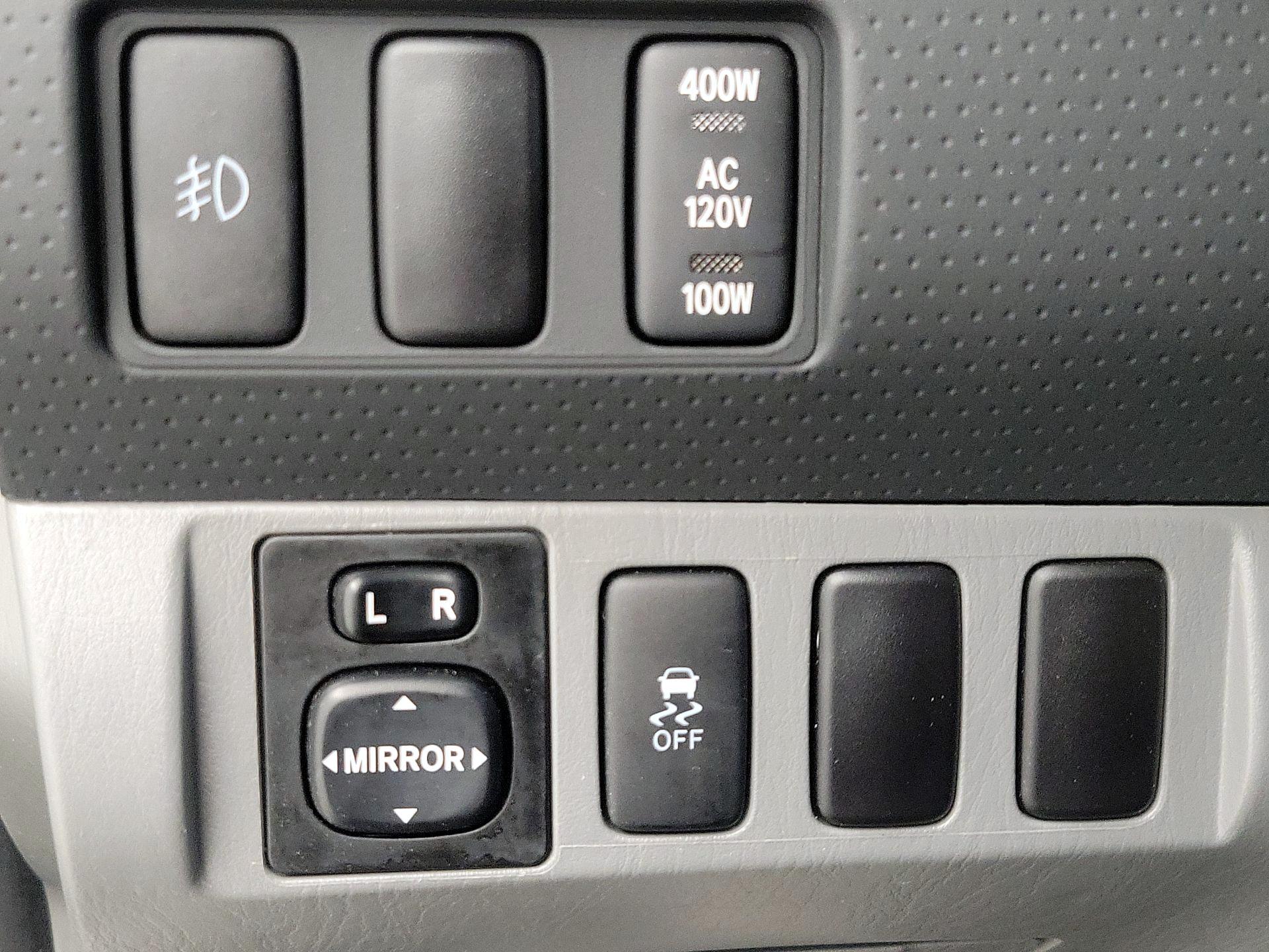 Thumbnail: 2015 Toyota Tacoma - 13