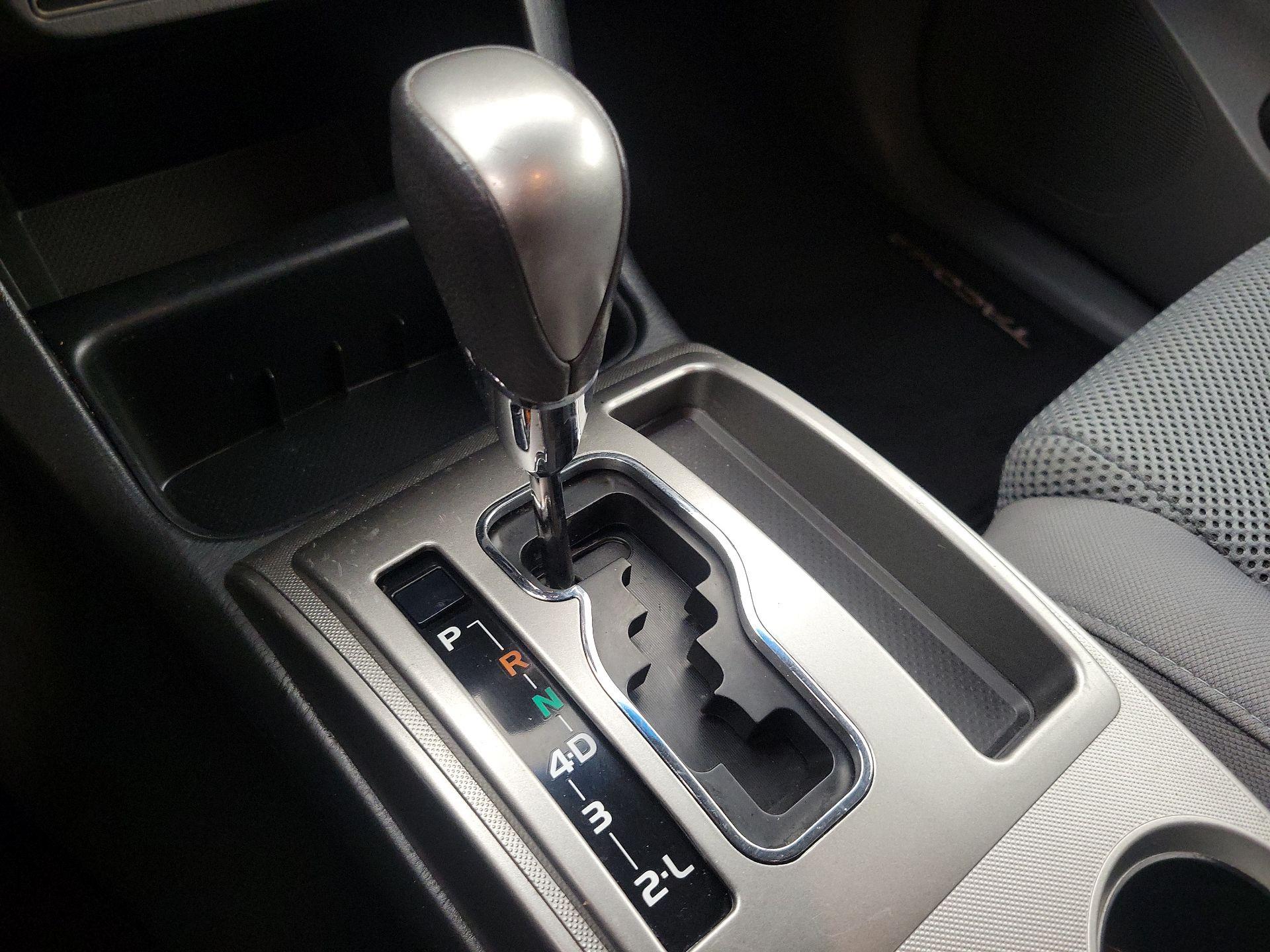 Thumbnail: 2015 Toyota Tacoma - 17