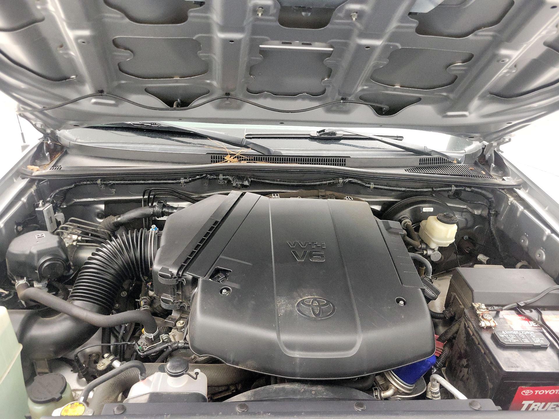 Thumbnail: 2015 Toyota Tacoma - 20