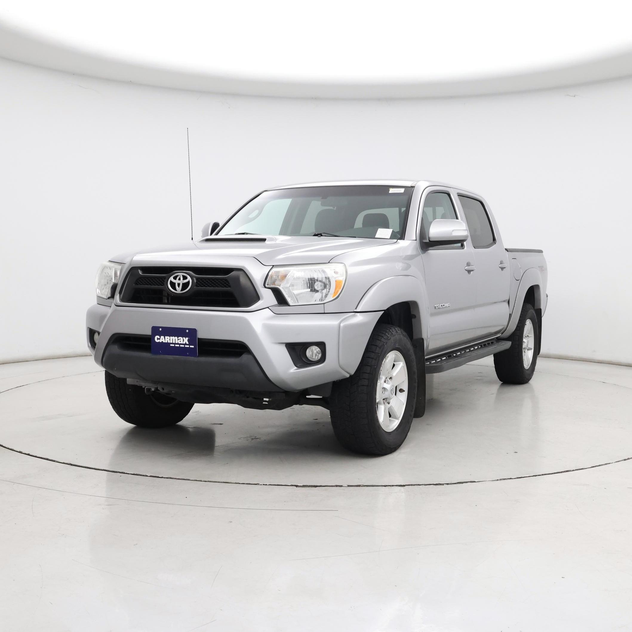 Thumbnail: 2015 Toyota Tacoma - 4