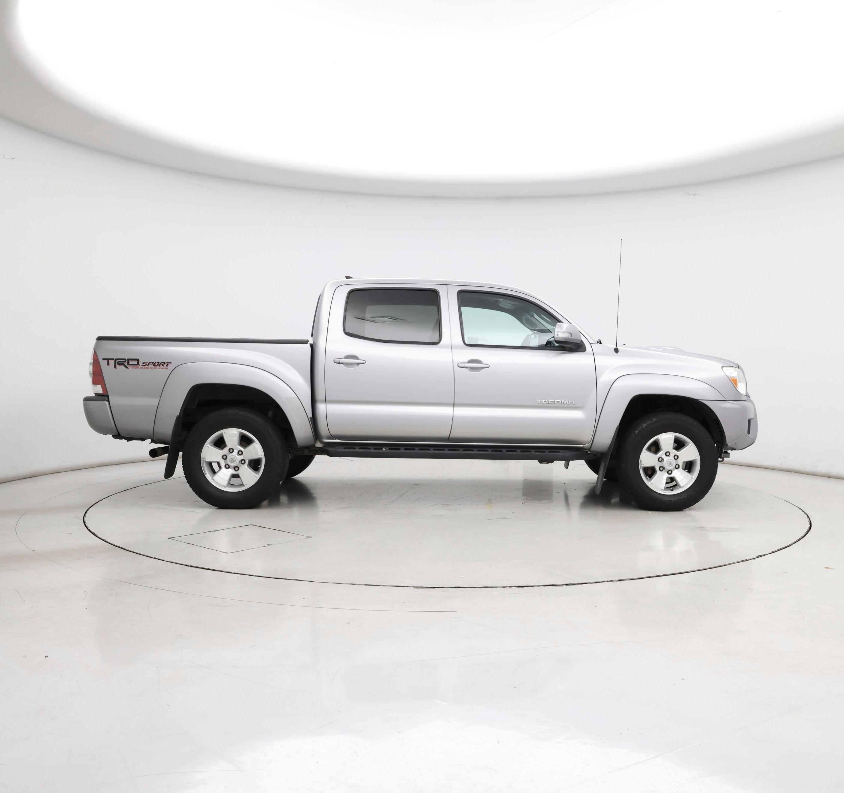 Thumbnail: 2015 Toyota Tacoma - 7