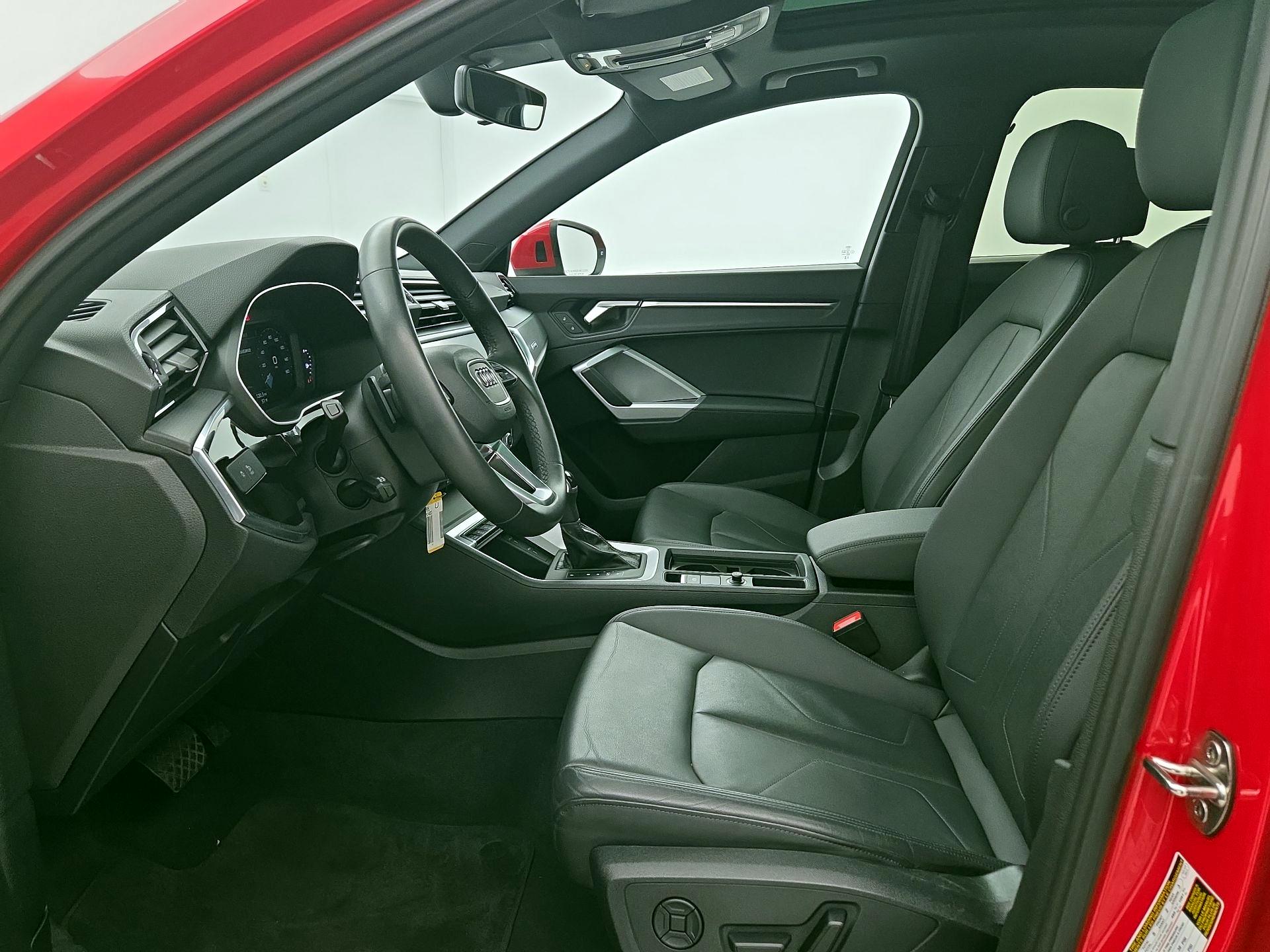 Thumbnail: 2025 Audi Q3 - 11