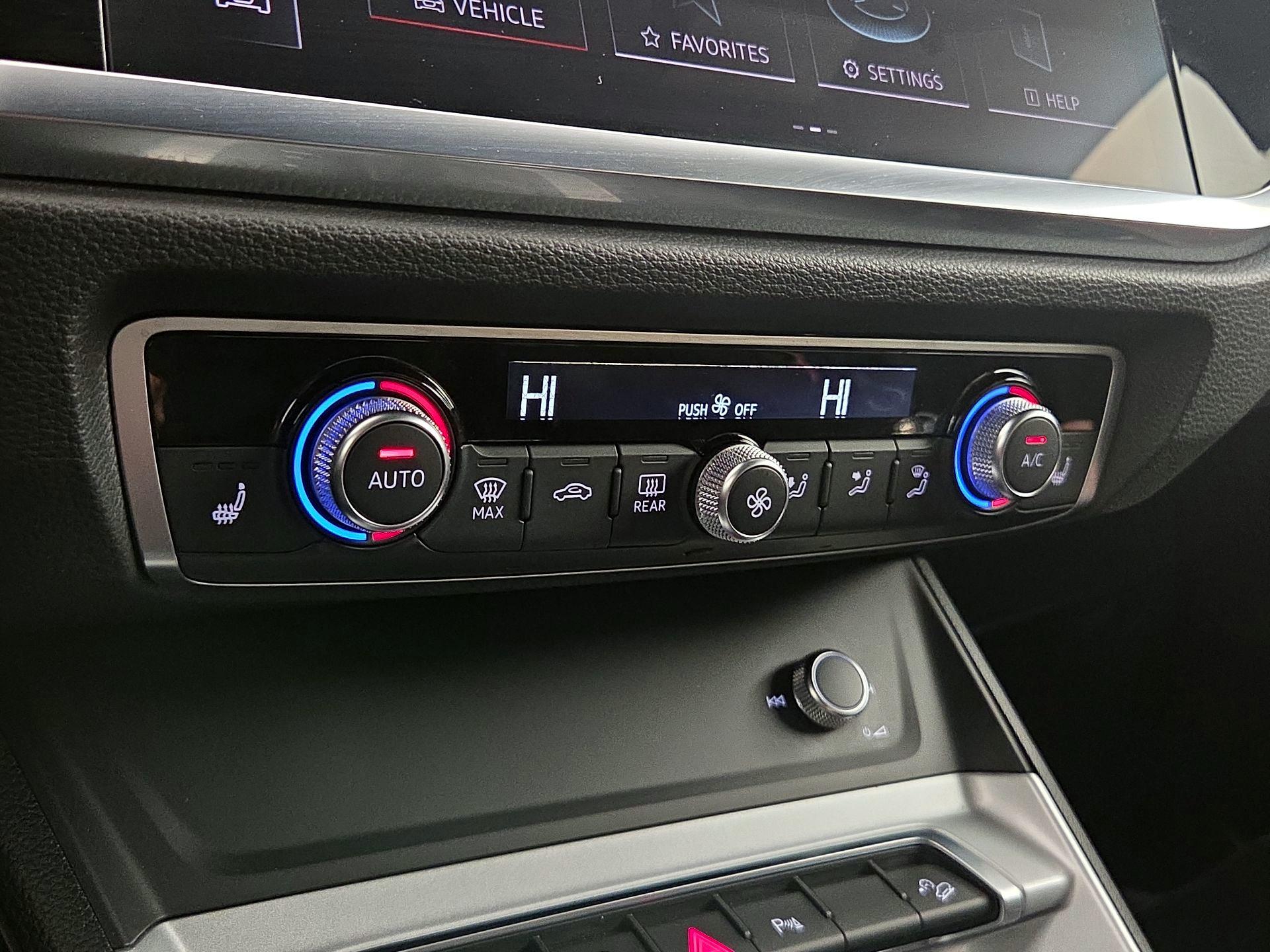 Thumbnail: 2025 Audi Q3 - 15