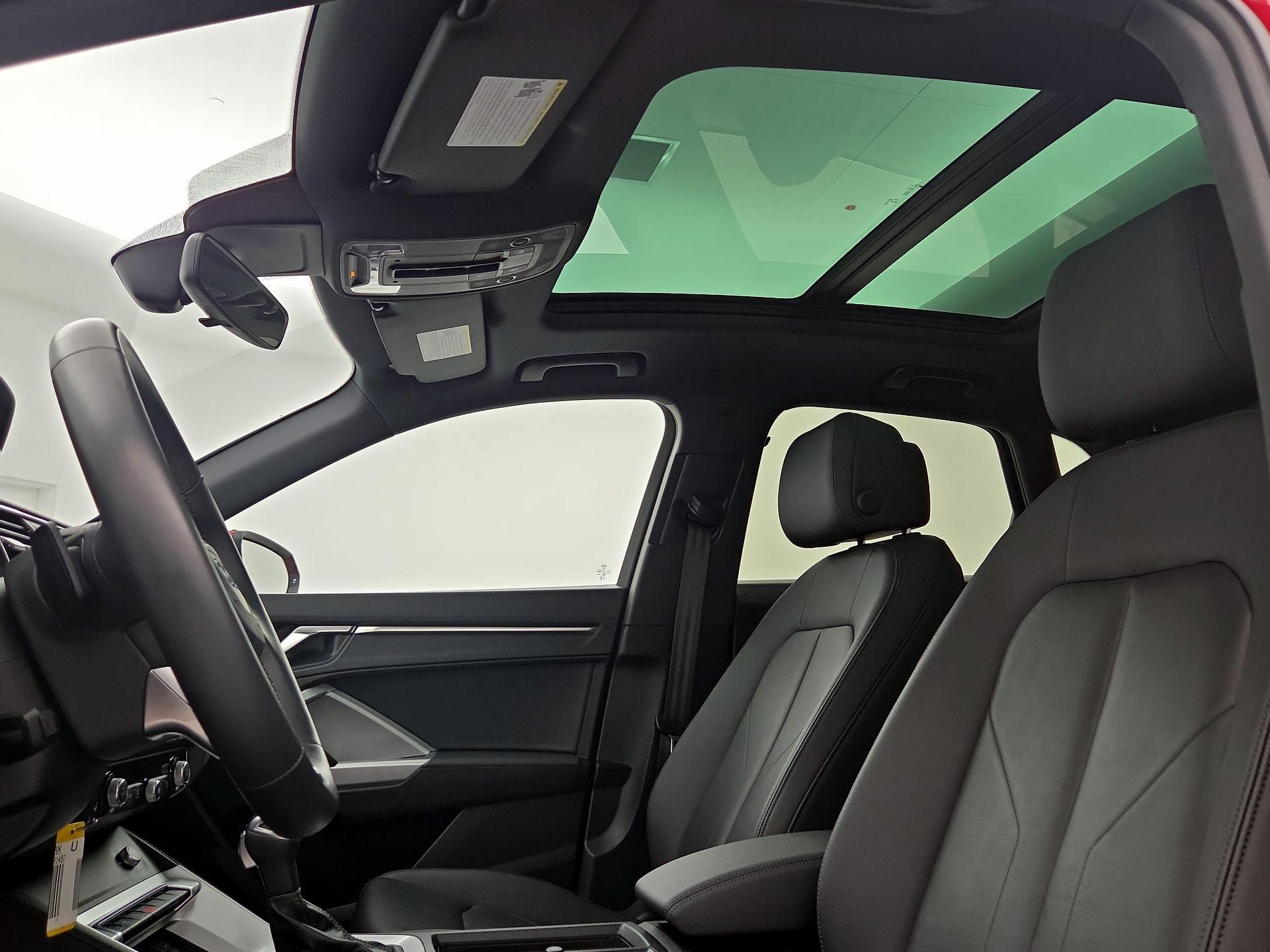 Thumbnail: 2025 Audi Q3 - 17