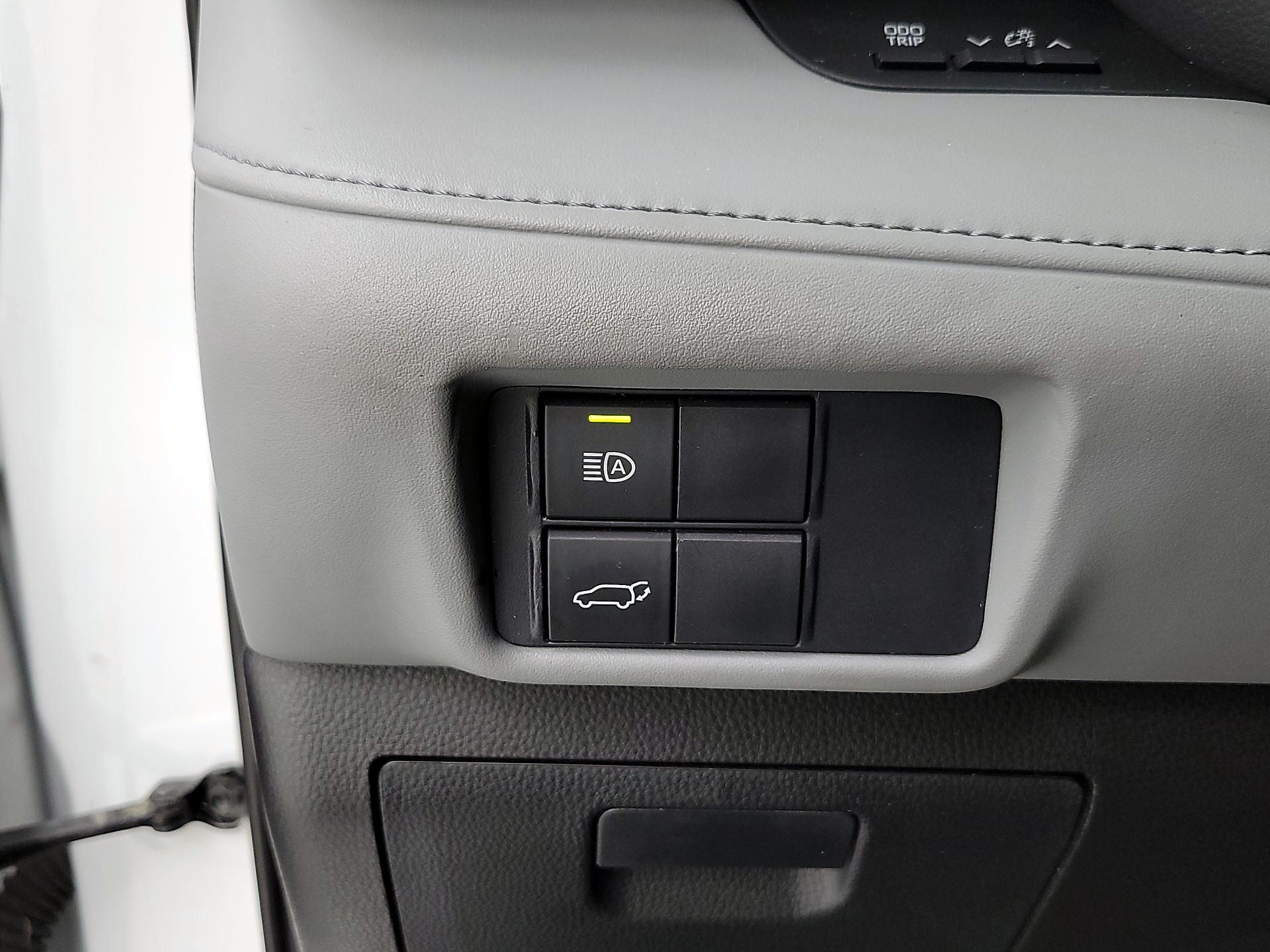 Thumbnail: 2021 Toyota Highlander - 13