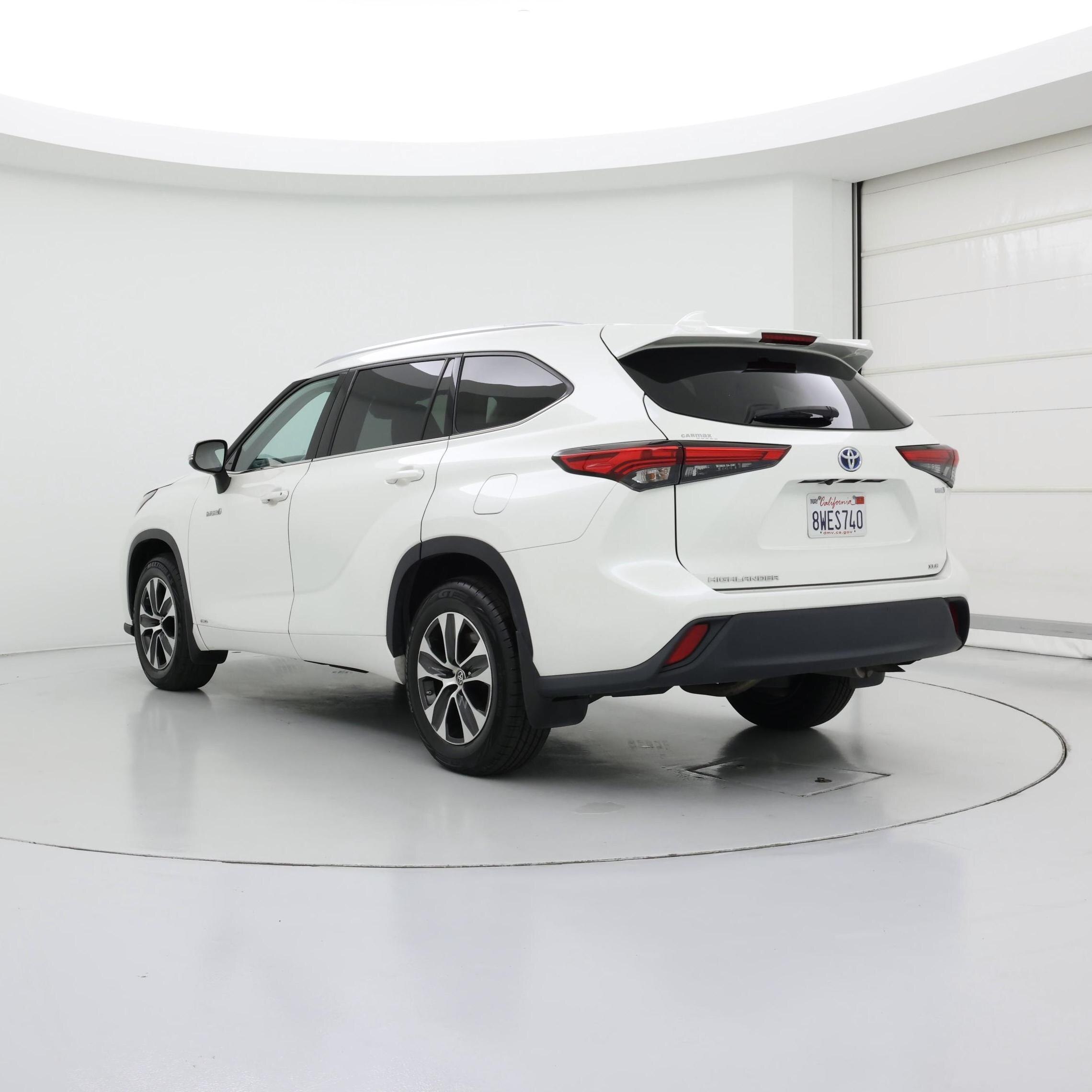 Thumbnail: 2021 Toyota Highlander - 2