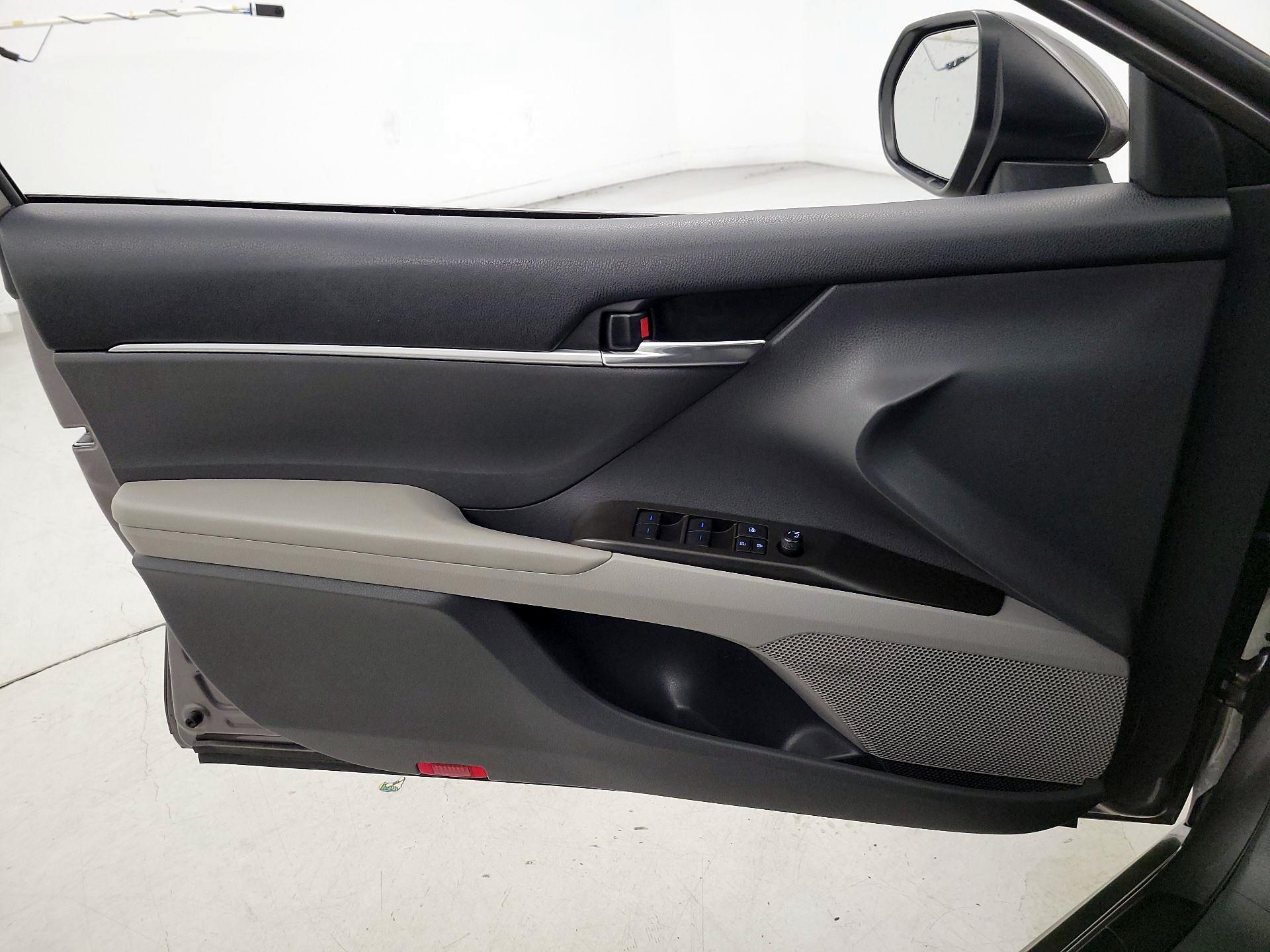 Thumbnail: 2022 Toyota Camry - 12