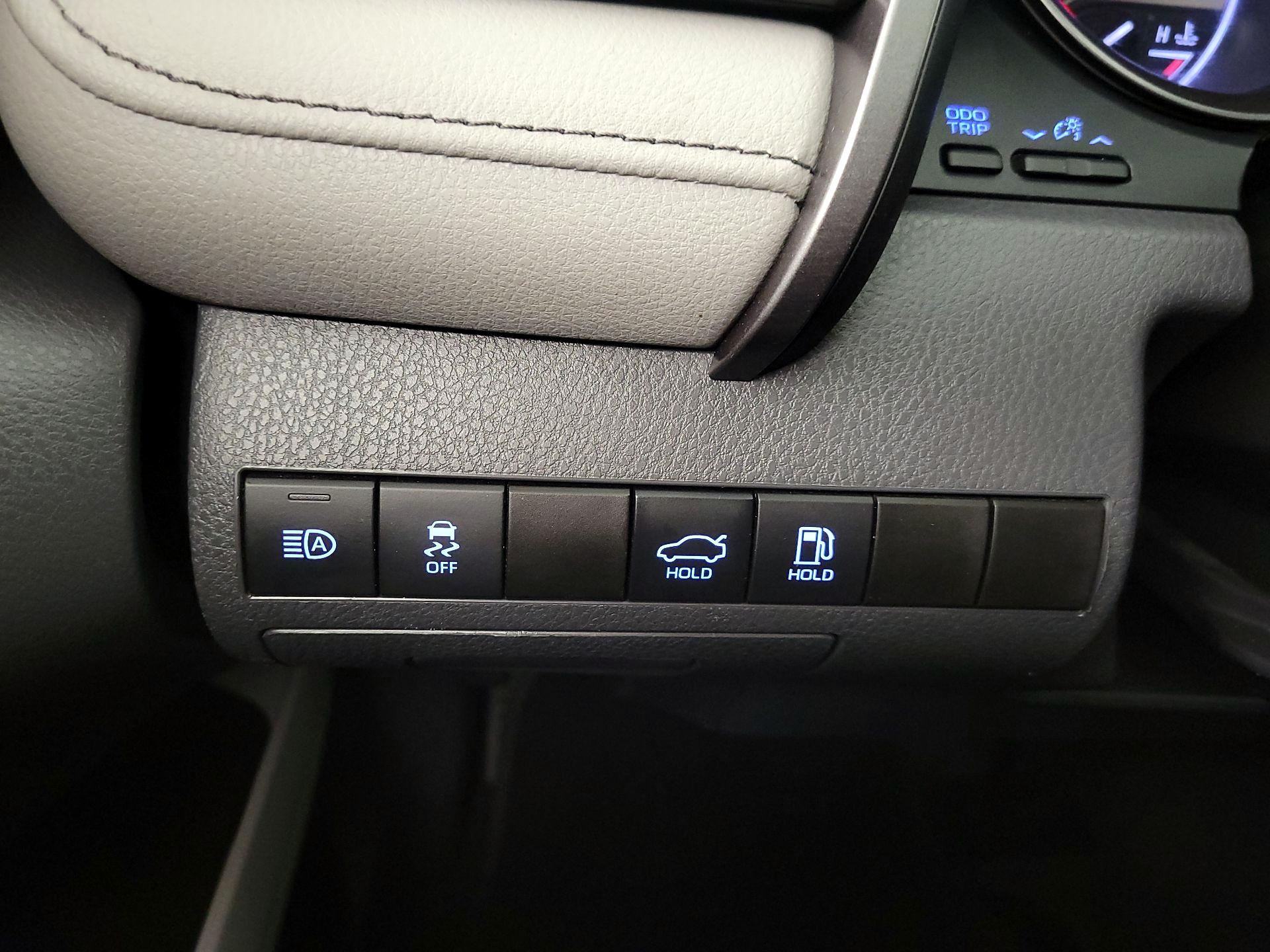 Thumbnail: 2022 Toyota Camry - 13