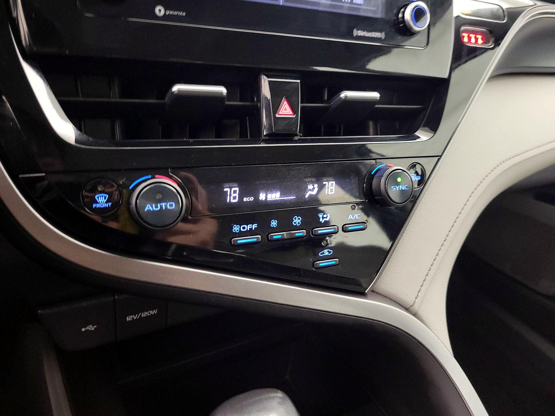 Thumbnail: 2022 Toyota Camry - 16