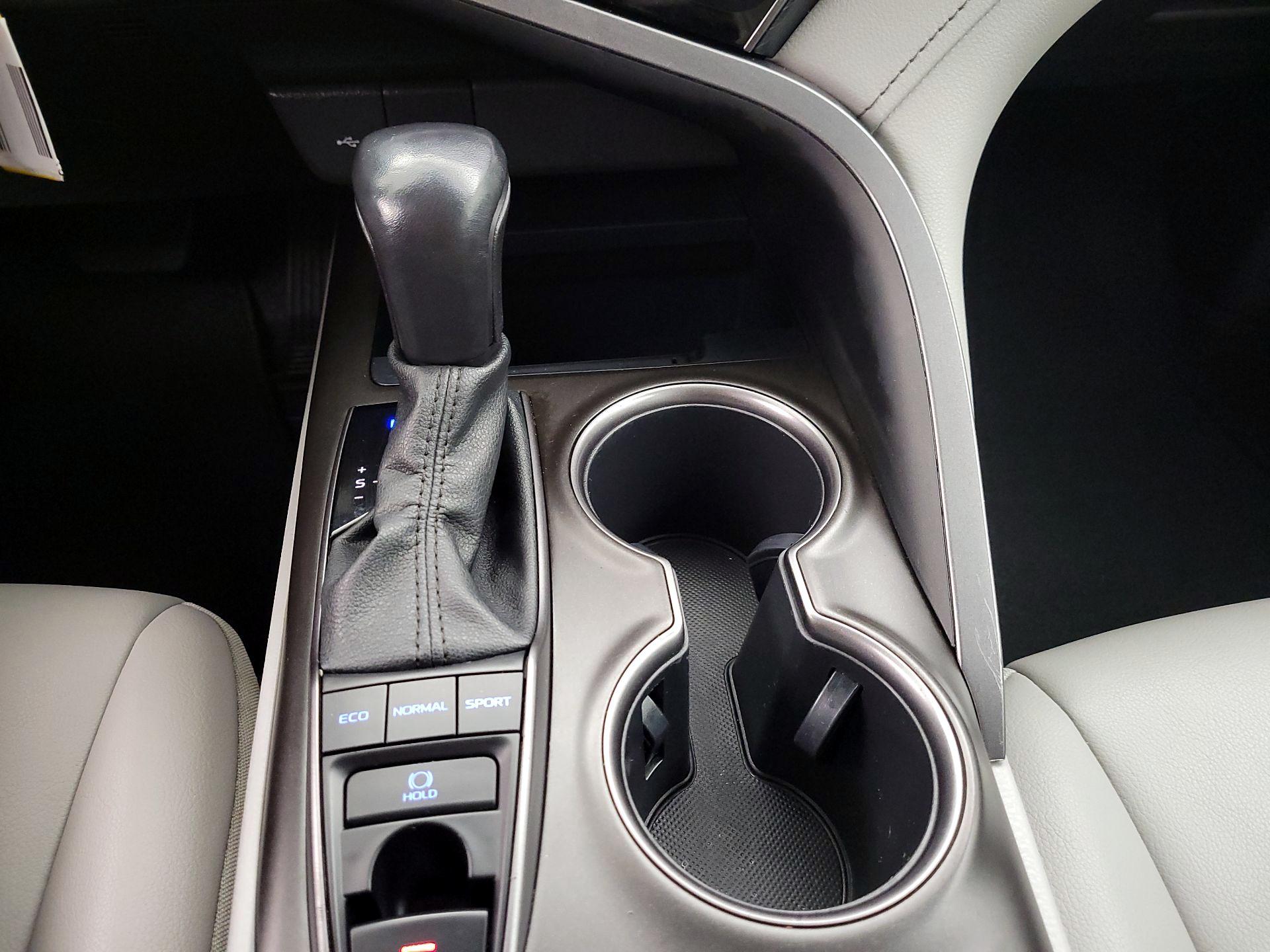 Thumbnail: 2022 Toyota Camry - 17