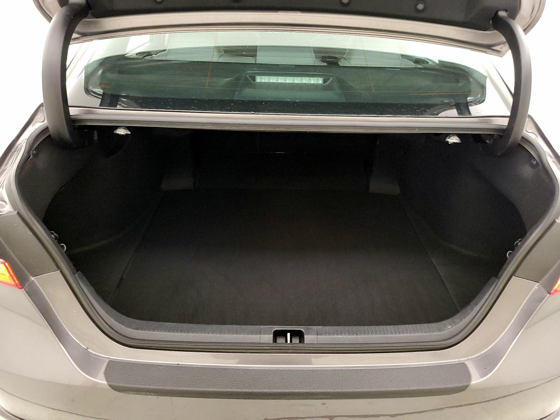 Thumbnail: 2022 Toyota Camry - 20