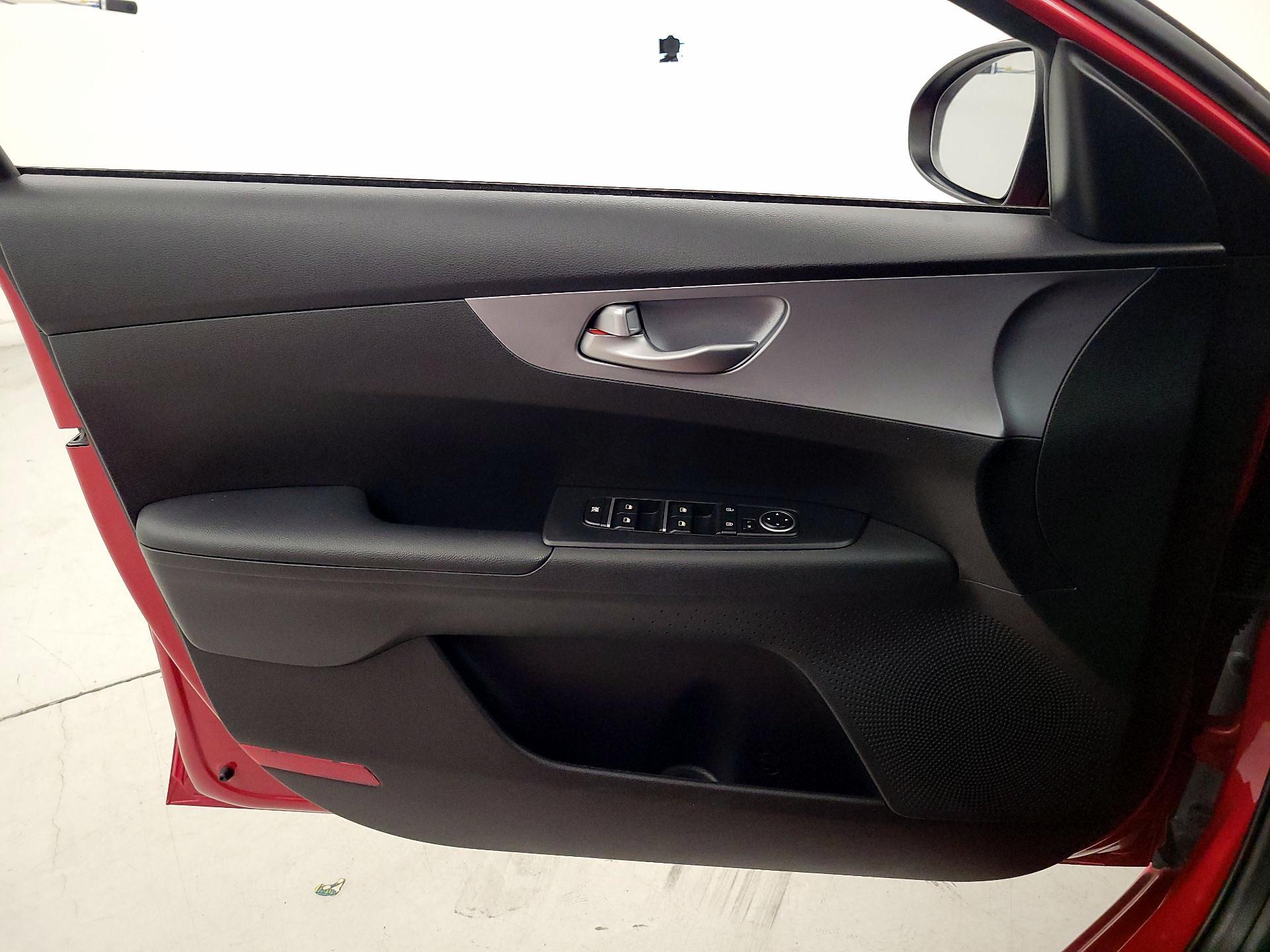 Thumbnail: 2023 Kia Forte - 12