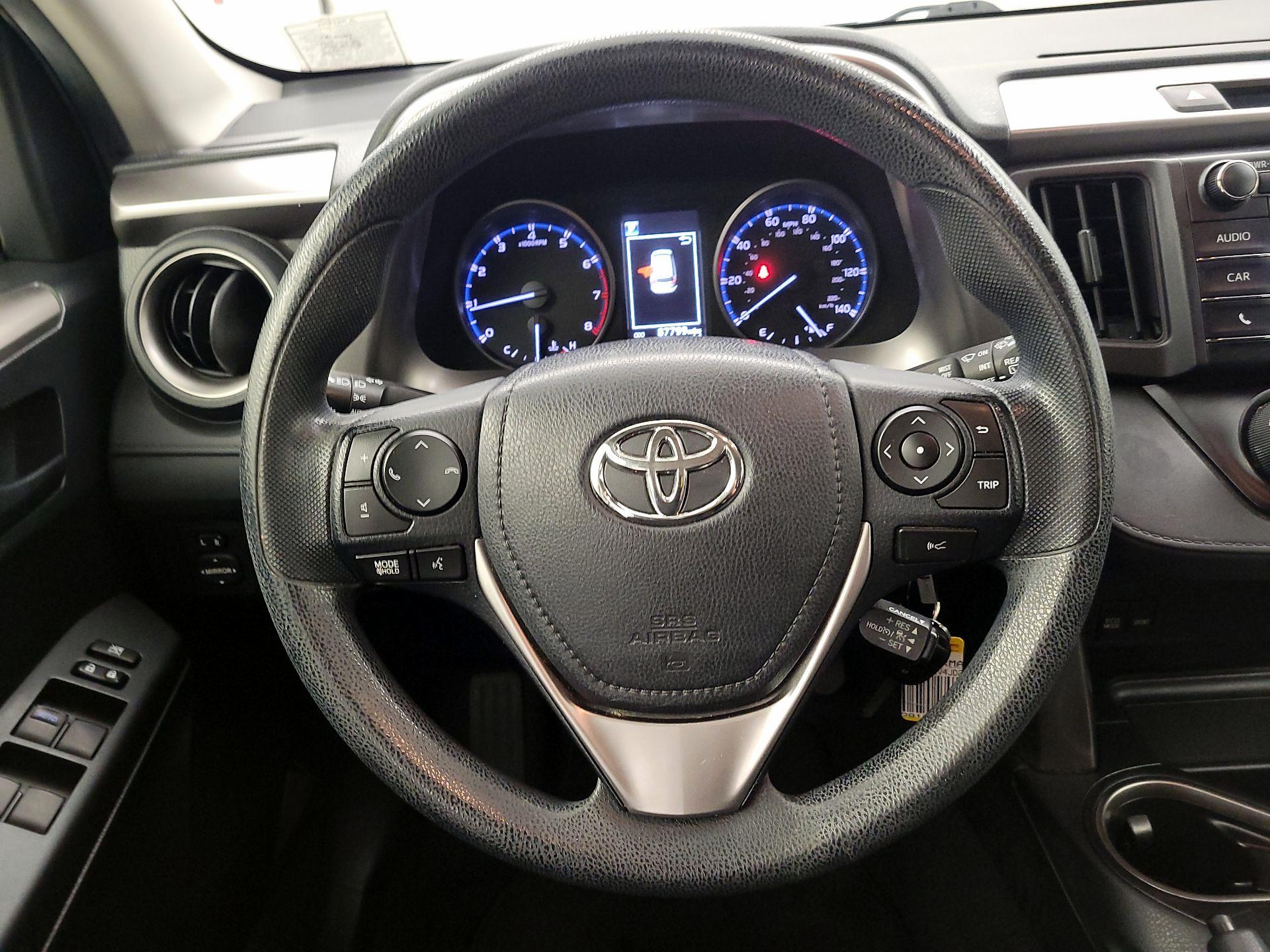 Thumbnail: 2018 Toyota RAV4 - 10