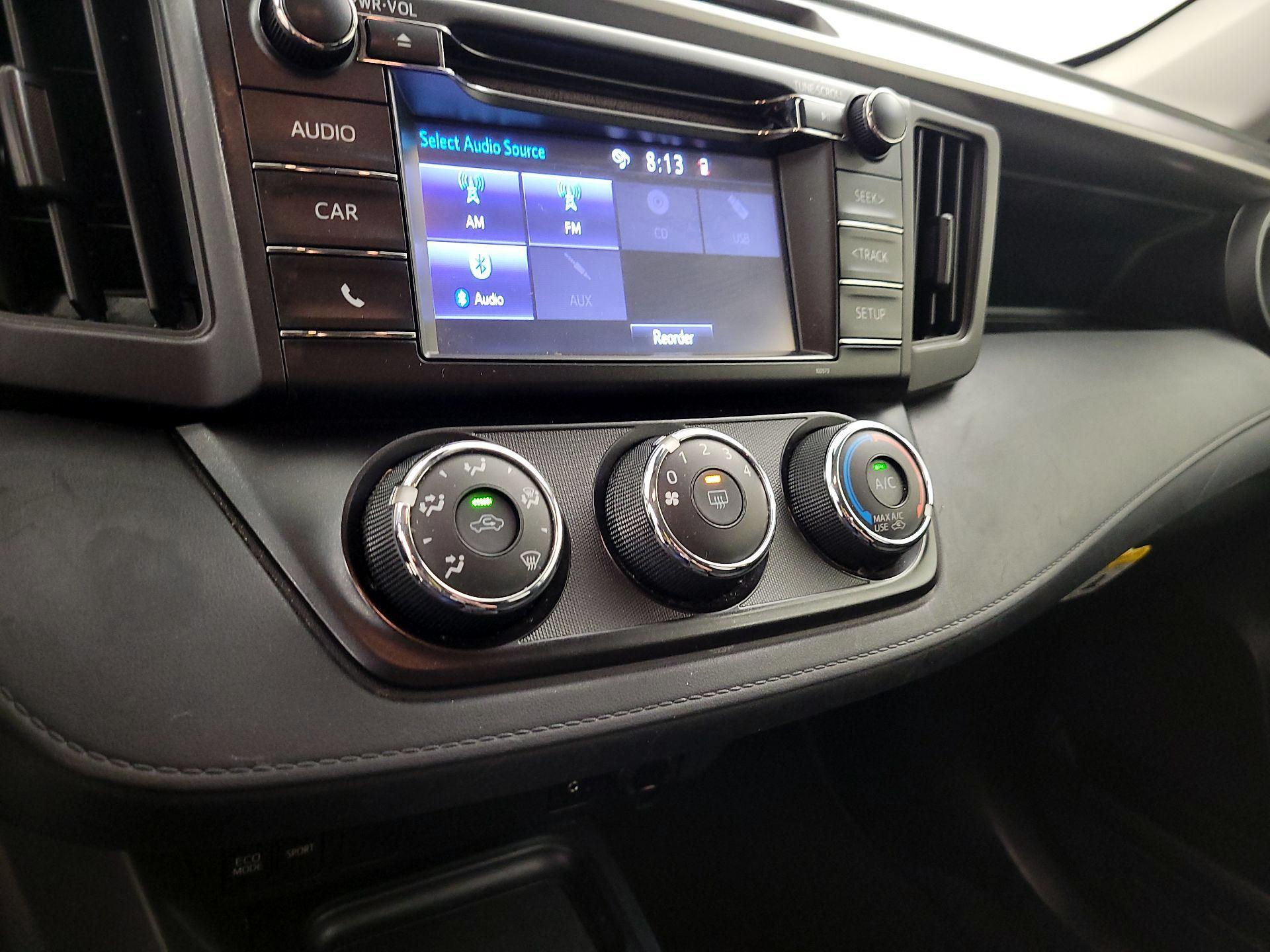 Thumbnail: 2018 Toyota RAV4 - 16