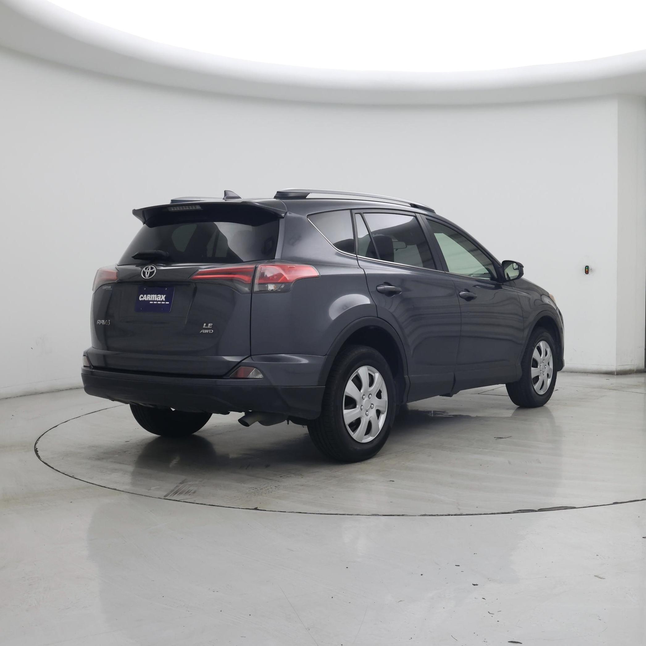 Thumbnail: 2018 Toyota RAV4 - 8