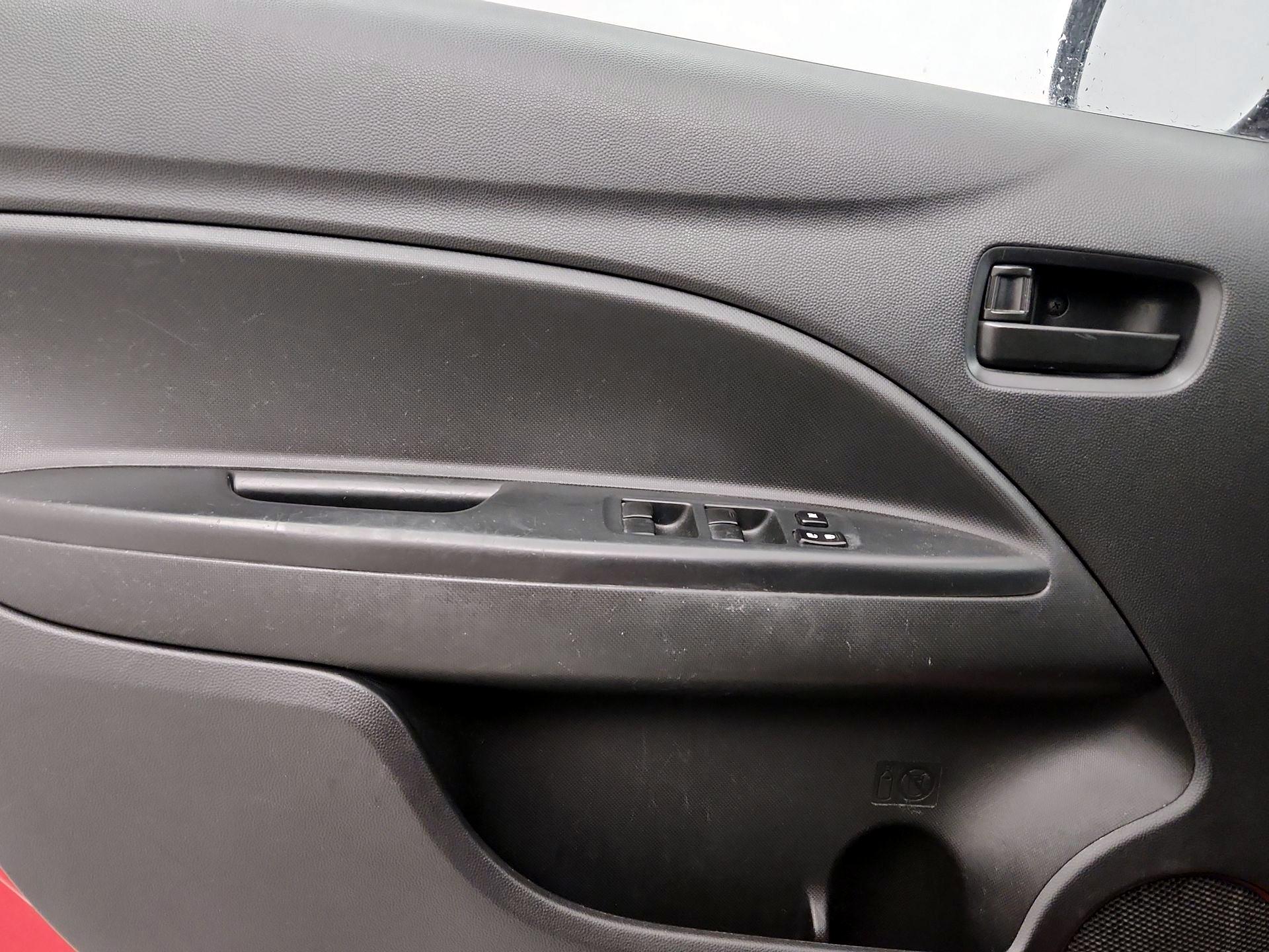 Thumbnail: 2015 Mitsubishi Mirage - 12