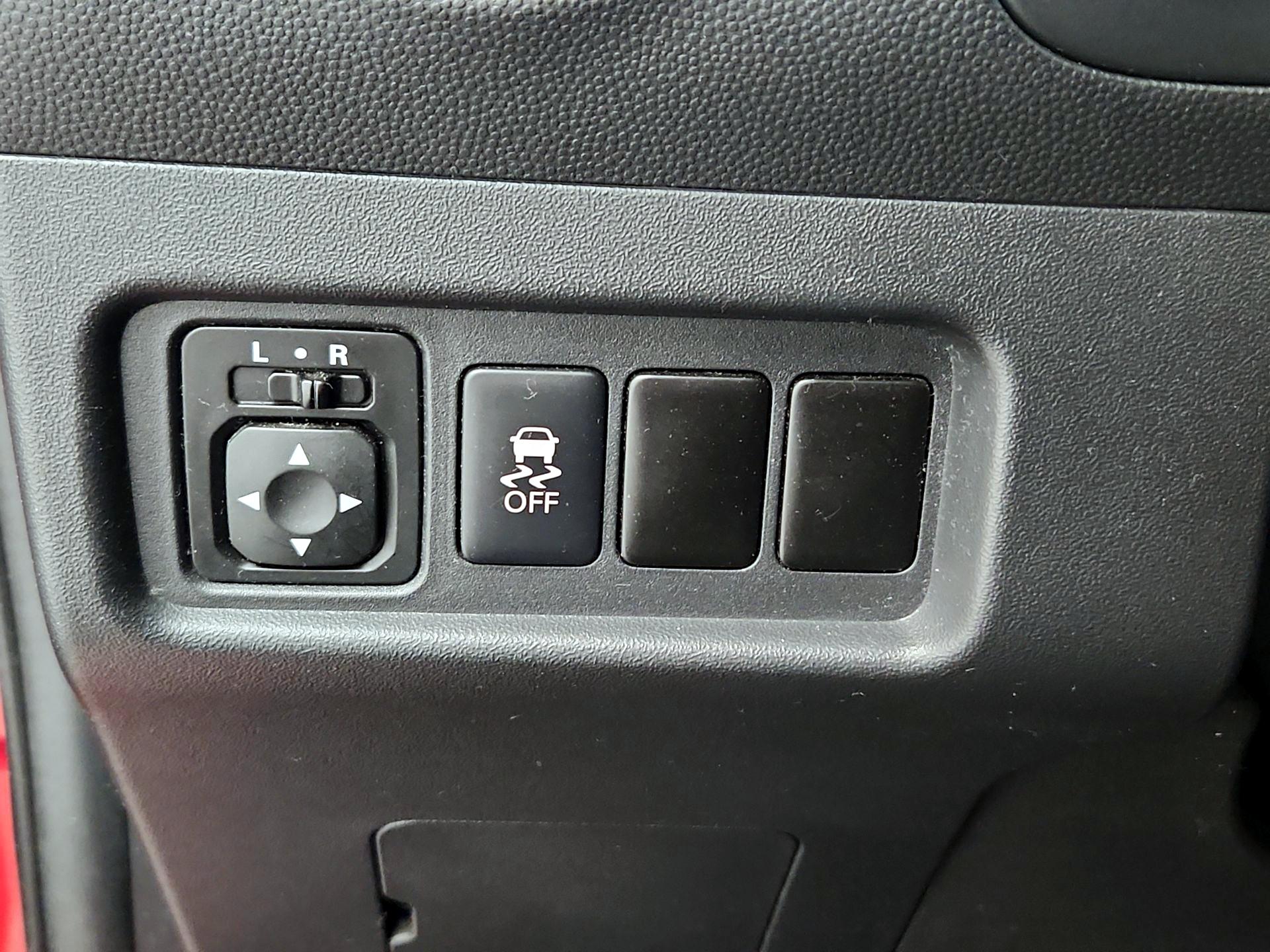 Thumbnail: 2015 Mitsubishi Mirage - 13