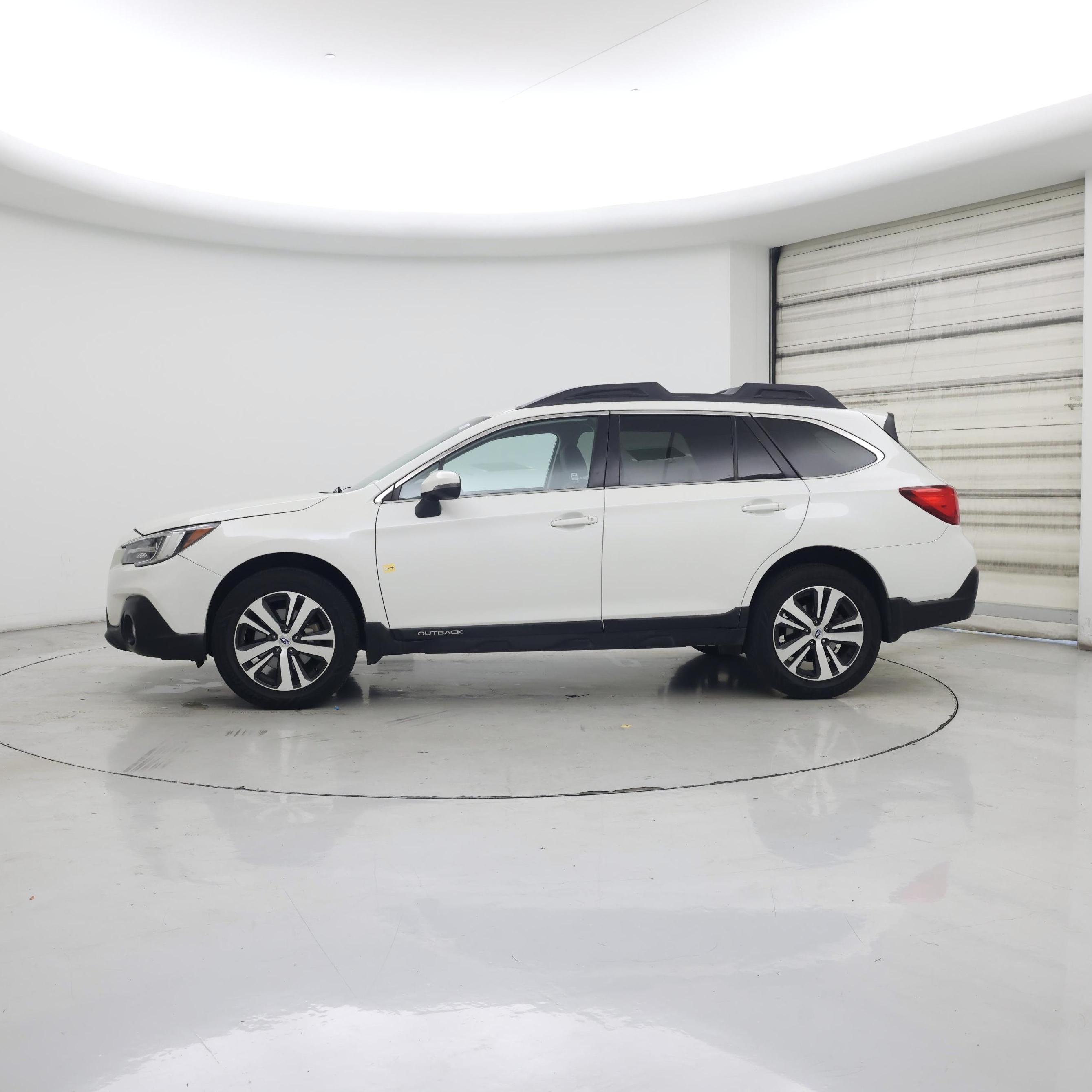 Thumbnail: 2018 Subaru Outback - 3