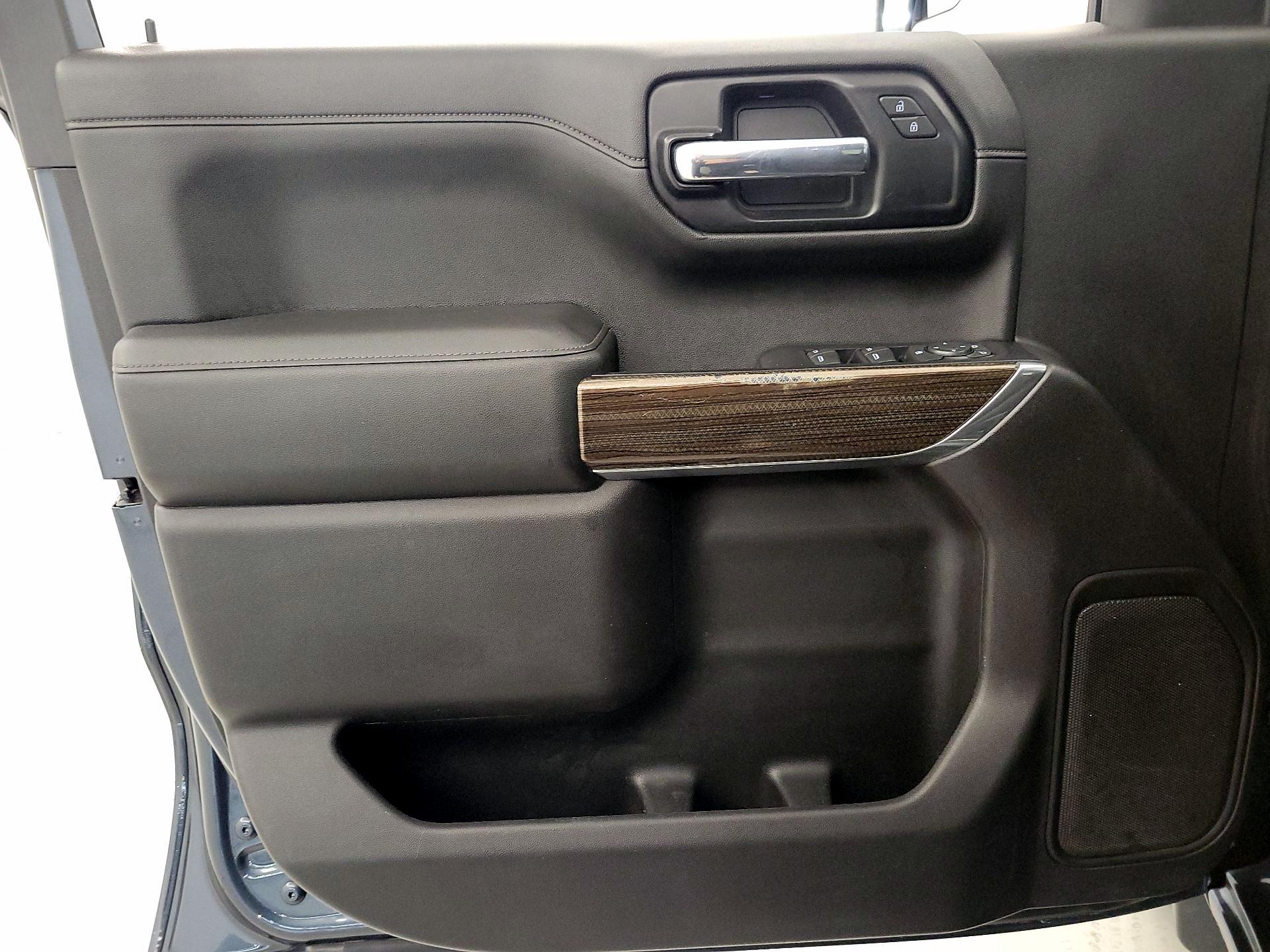 Thumbnail: 2020 Chevrolet Silverado 1500 - 12