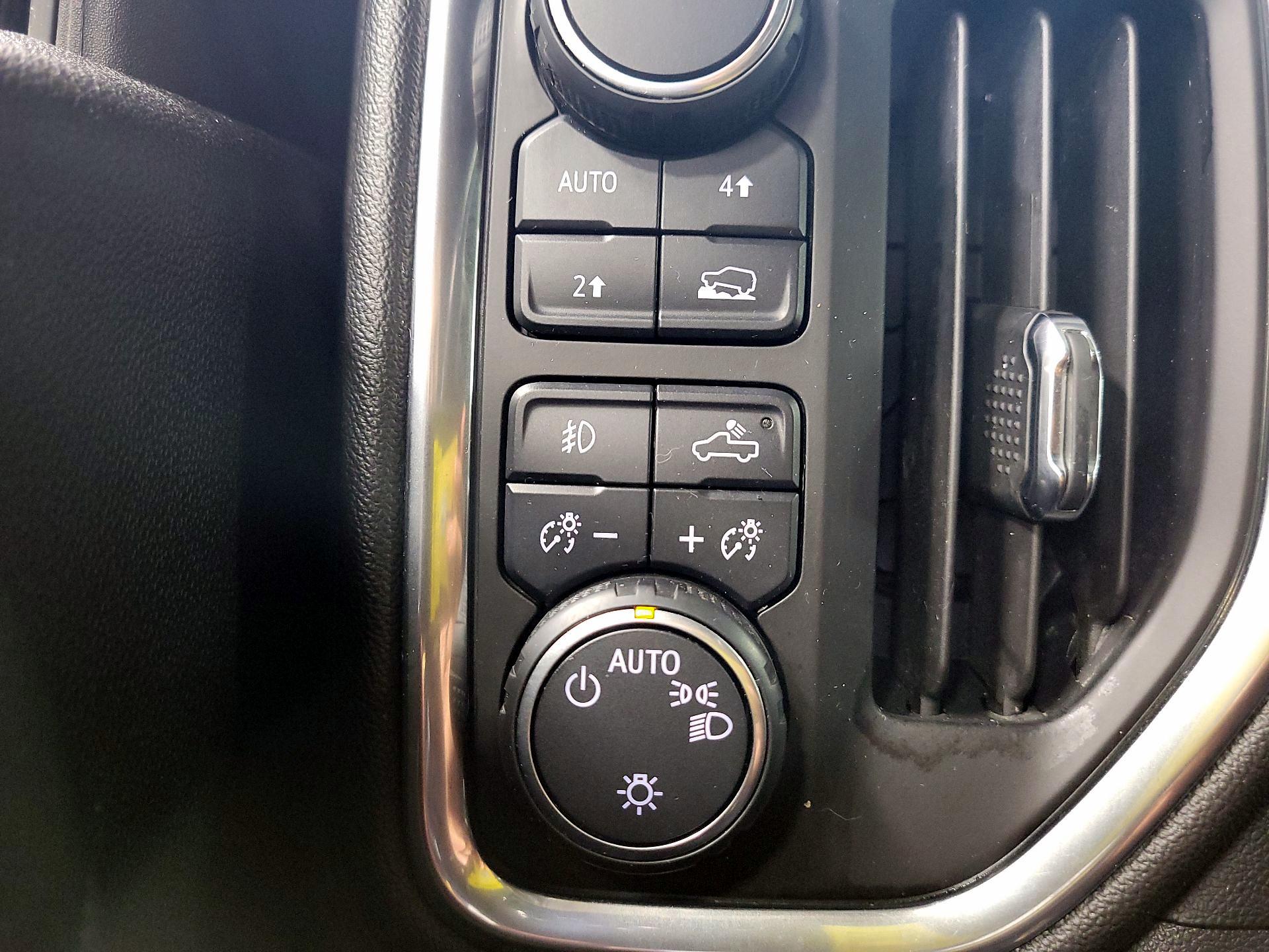 Thumbnail: 2020 Chevrolet Silverado 1500 - 13