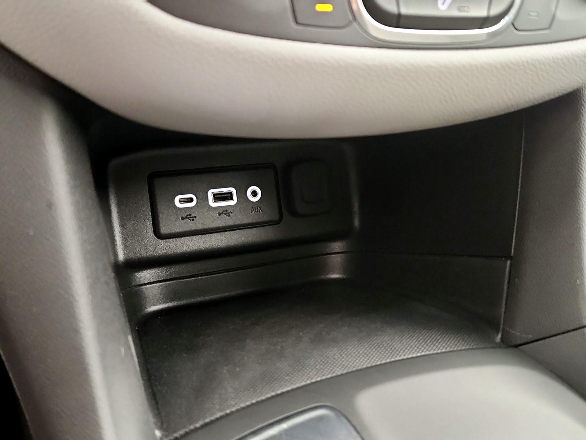 Thumbnail: 2022 Chevrolet Equinox - 18