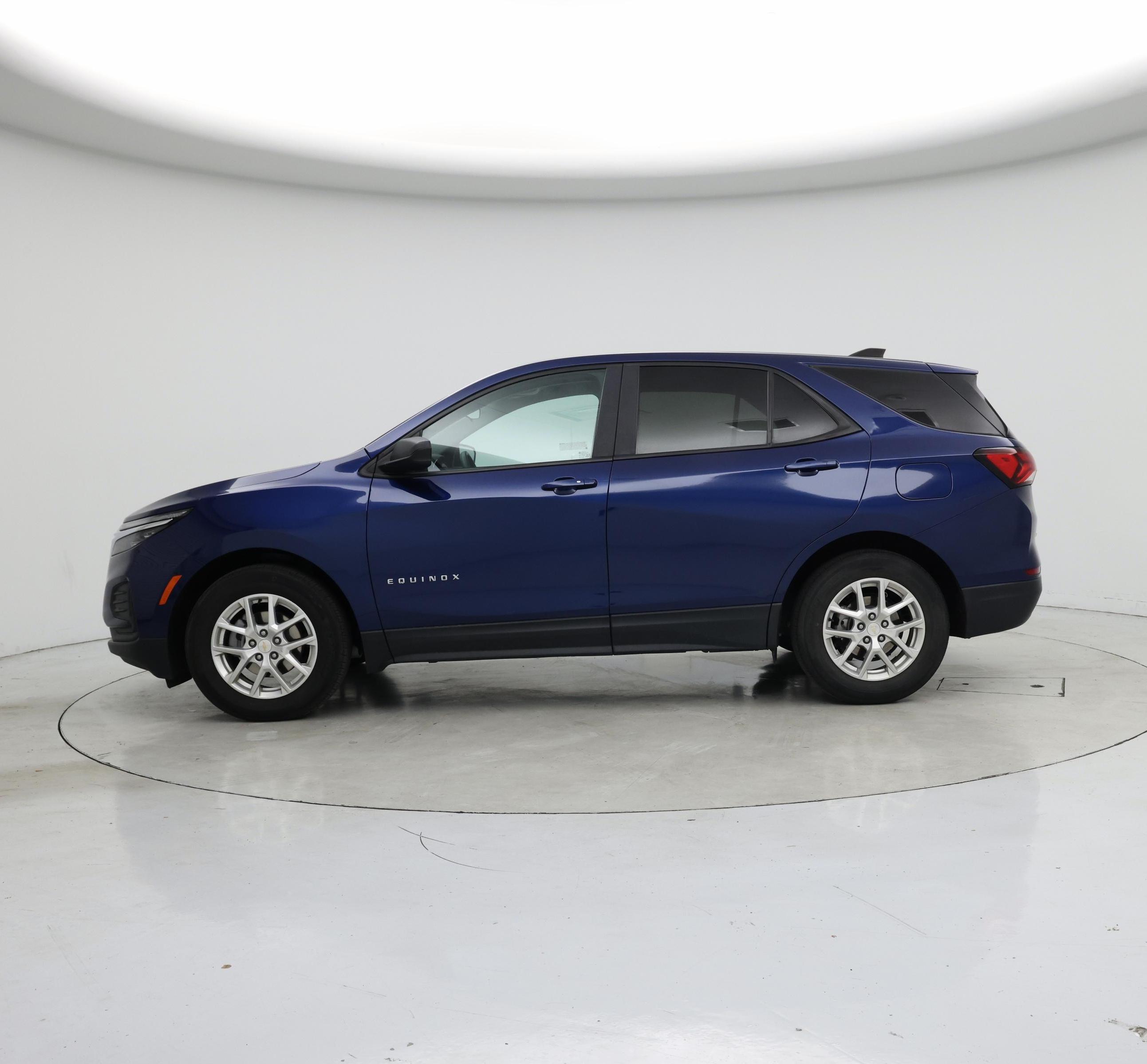 Thumbnail: 2022 Chevrolet Equinox - 3