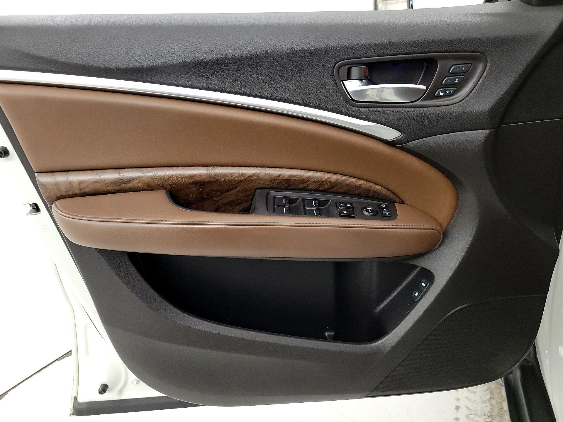 Thumbnail: 2017 Acura MDX - 12