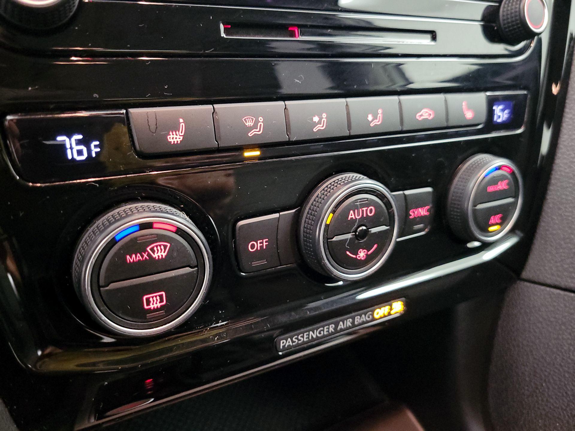 Thumbnail: 2020 Volkswagen Passat - 14