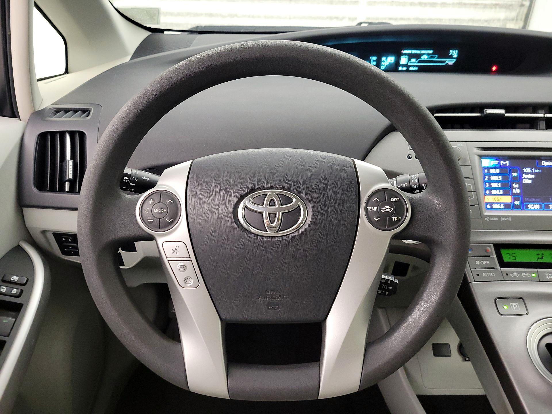 Thumbnail: 2014 Toyota Prius - 10