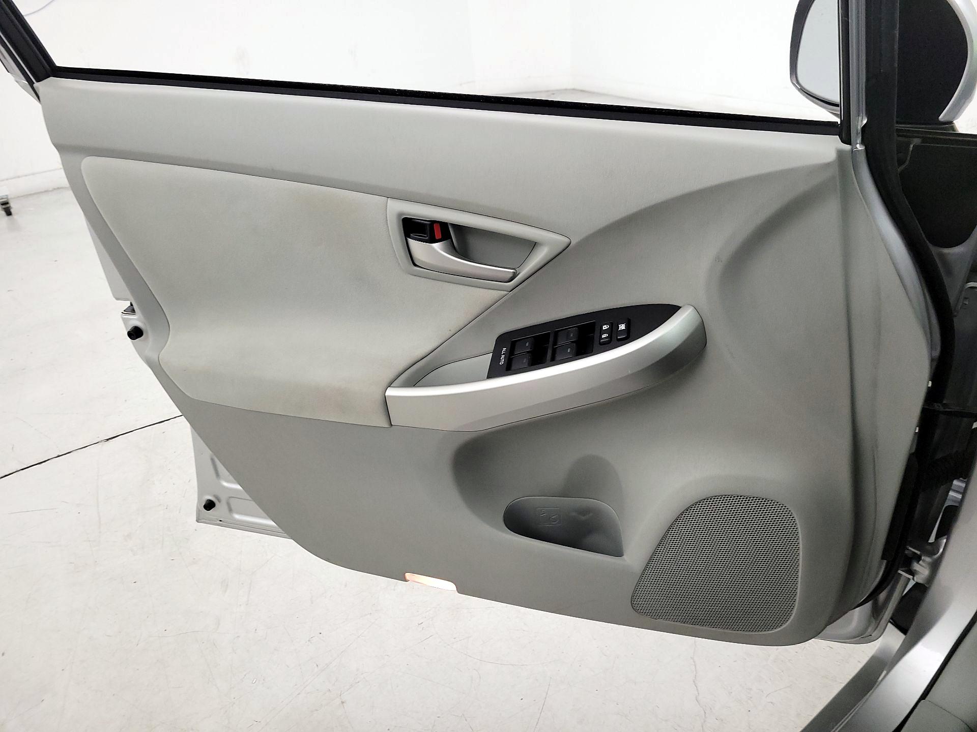 Thumbnail: 2014 Toyota Prius - 12