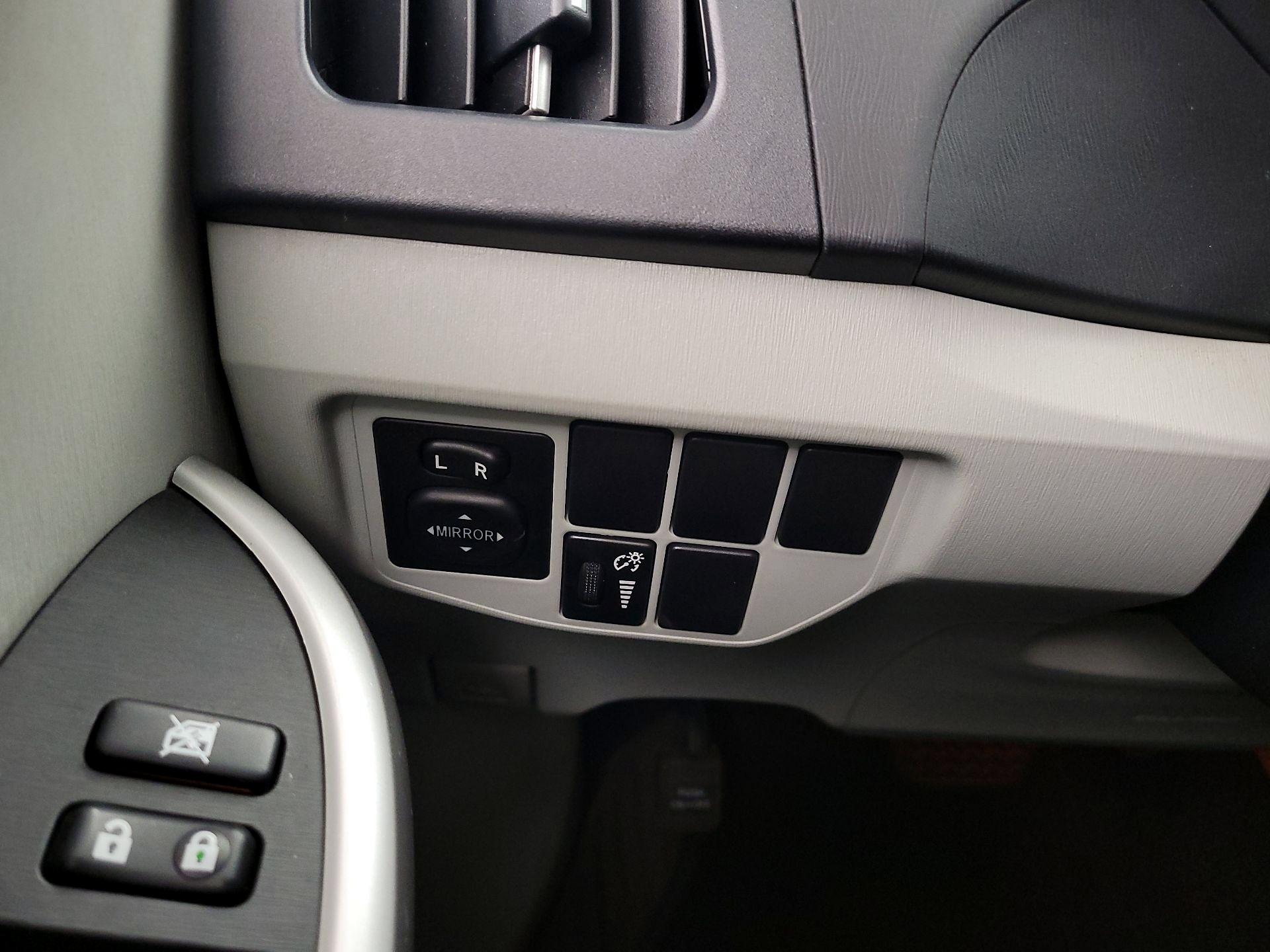 Thumbnail: 2014 Toyota Prius - 13