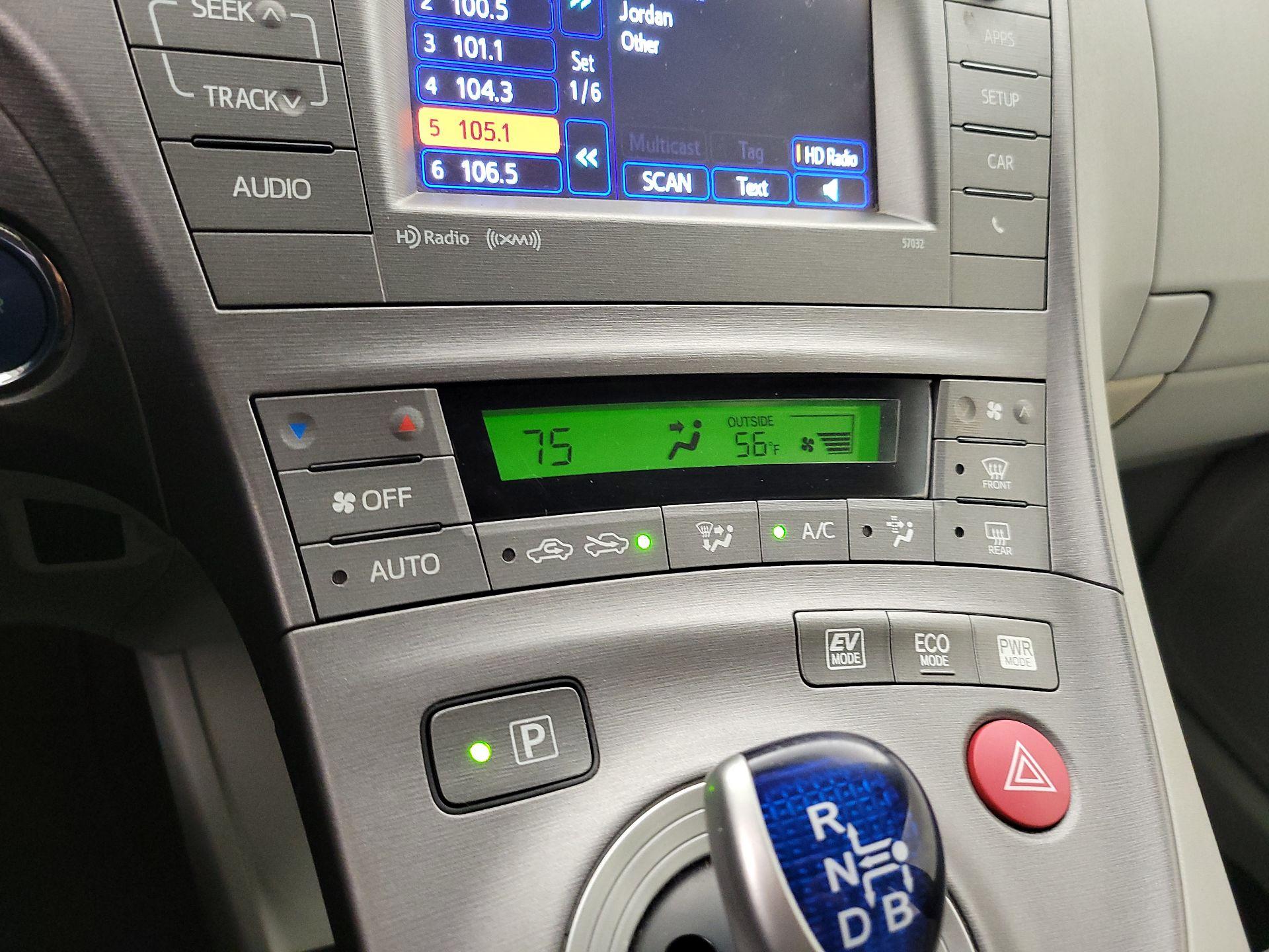 Thumbnail: 2014 Toyota Prius - 16