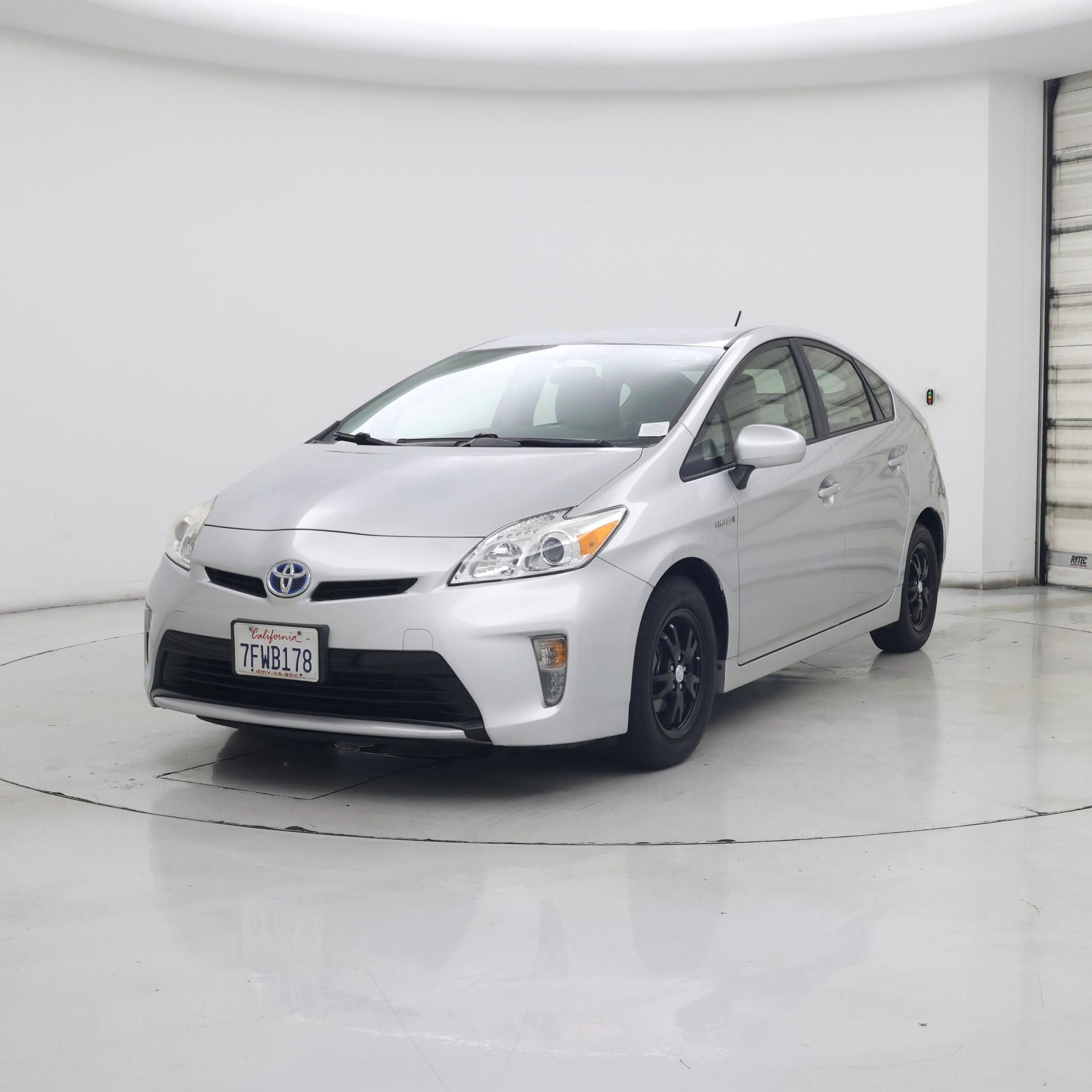 Thumbnail: 2014 Toyota Prius - 4
