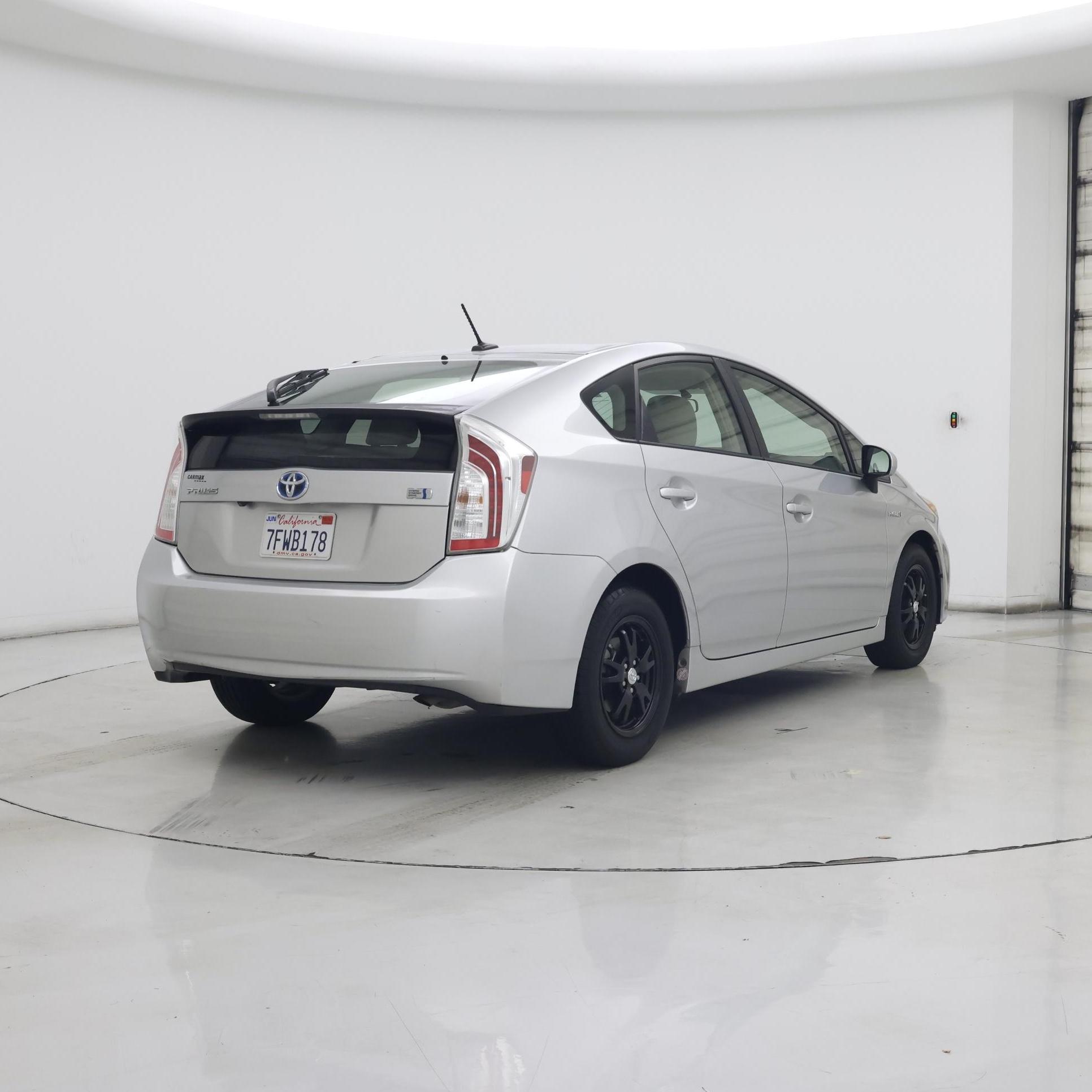 Thumbnail: 2014 Toyota Prius - 8