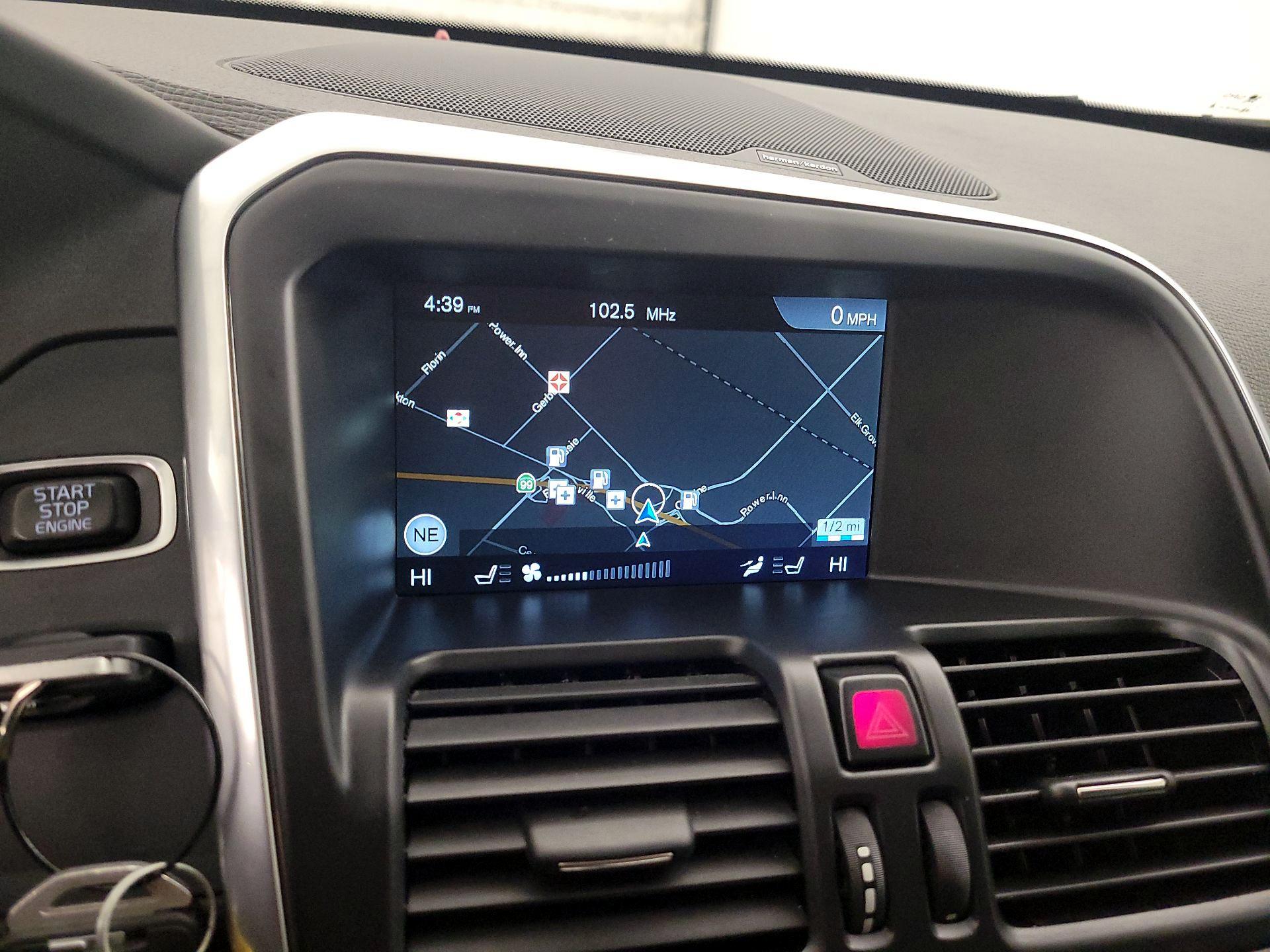 Thumbnail: 2016 Volvo XC60 - 13