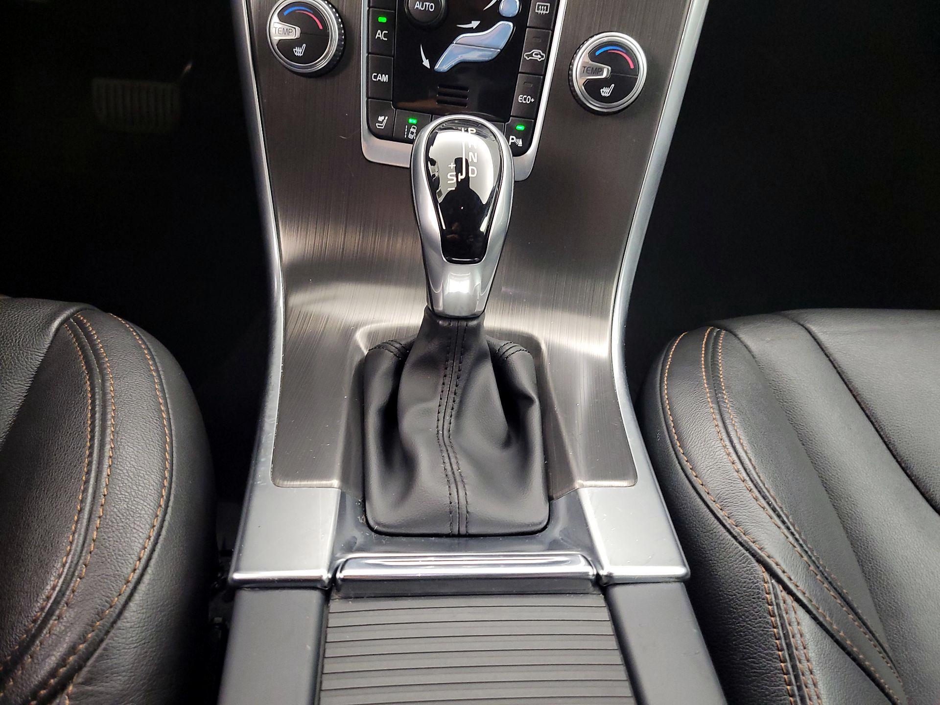 Thumbnail: 2016 Volvo XC60 - 17