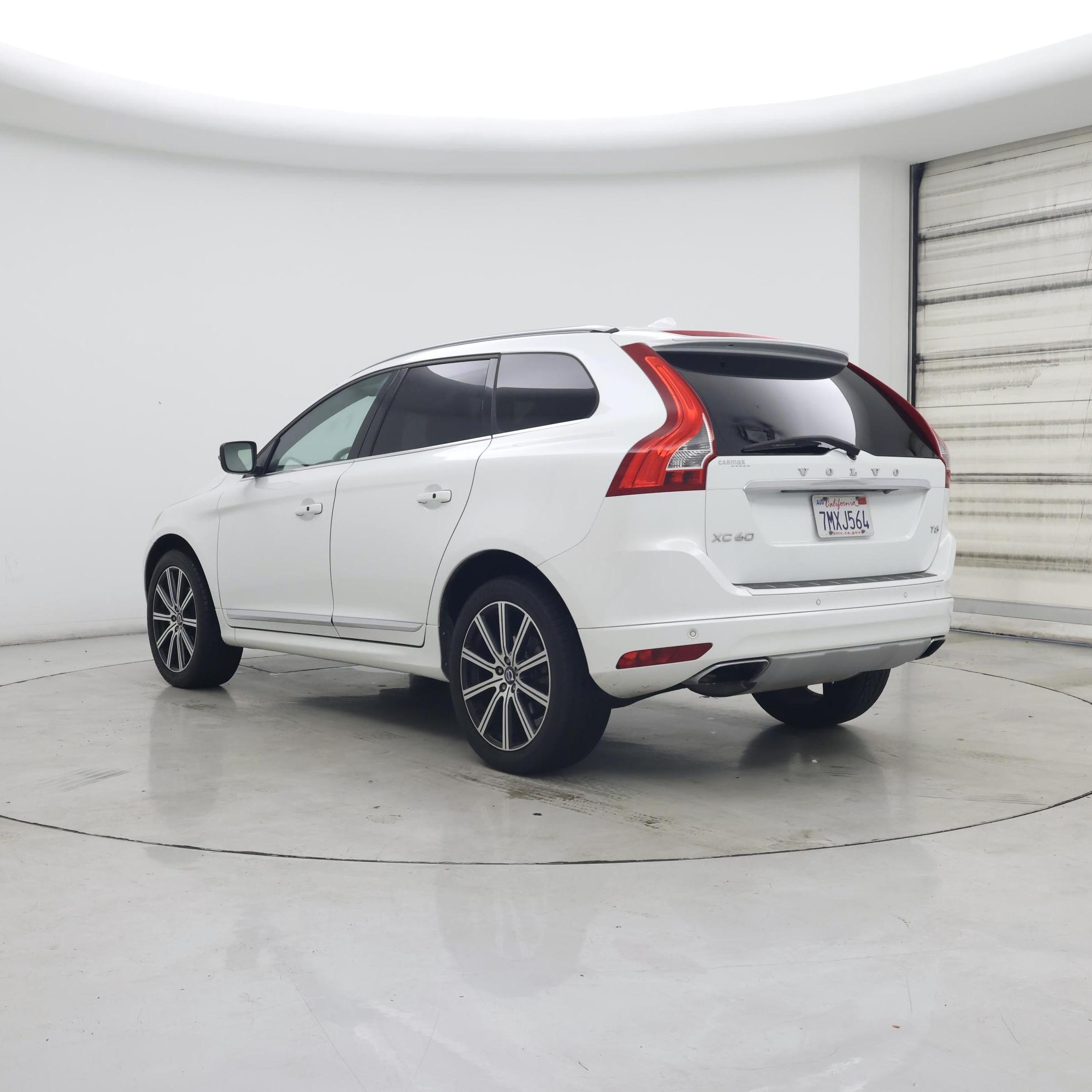 Thumbnail: 2016 Volvo XC60 - 2