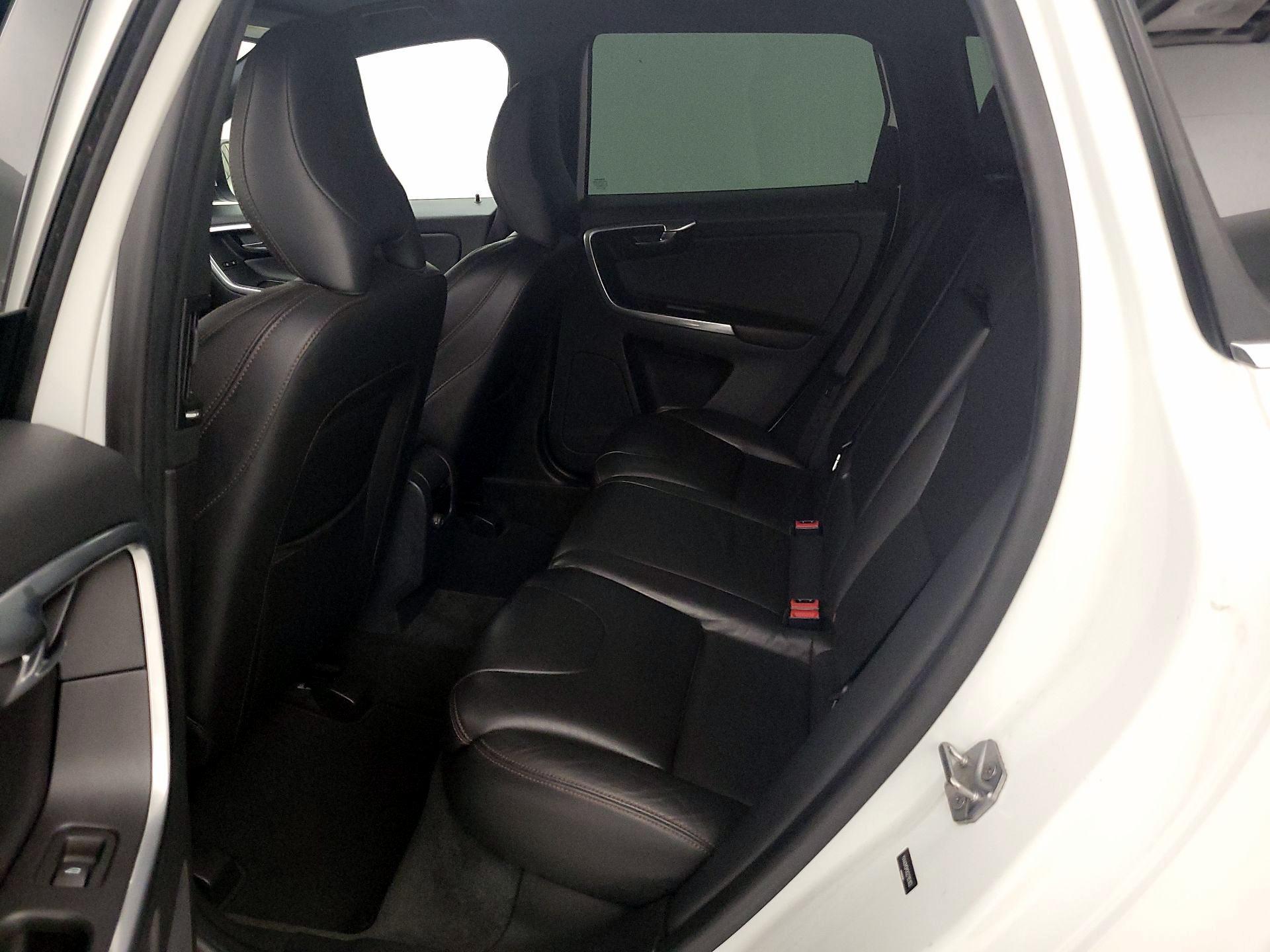 Thumbnail: 2016 Volvo XC60 - 19