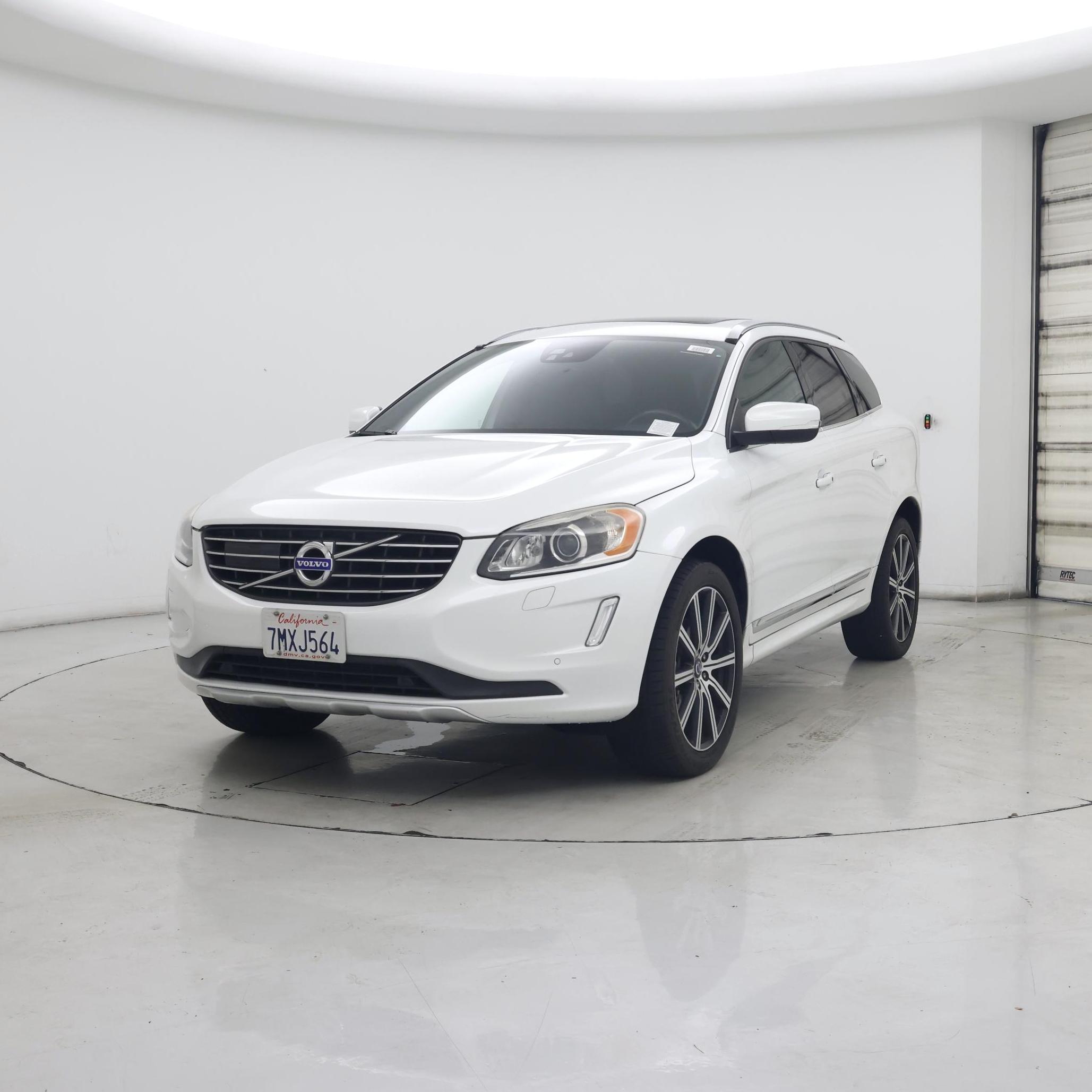 Thumbnail: 2016 Volvo XC60 - 4