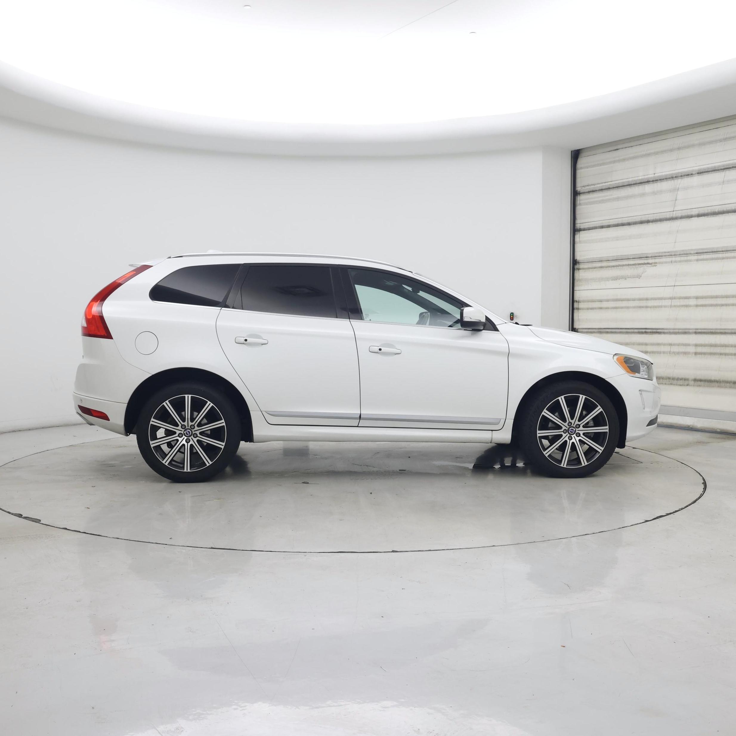 Thumbnail: 2016 Volvo XC60 - 7
