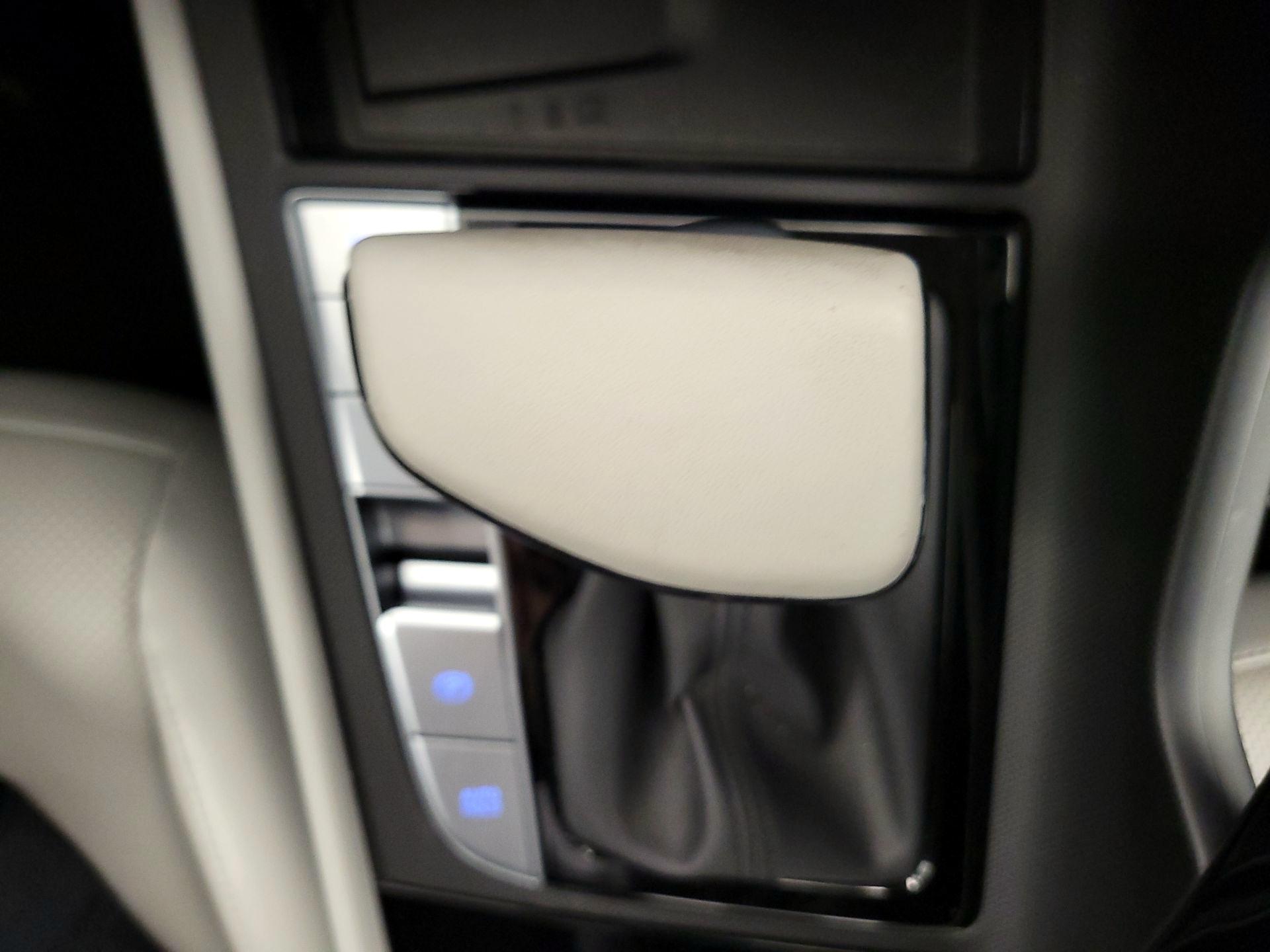 Thumbnail: 2023 Hyundai Elantra - 15